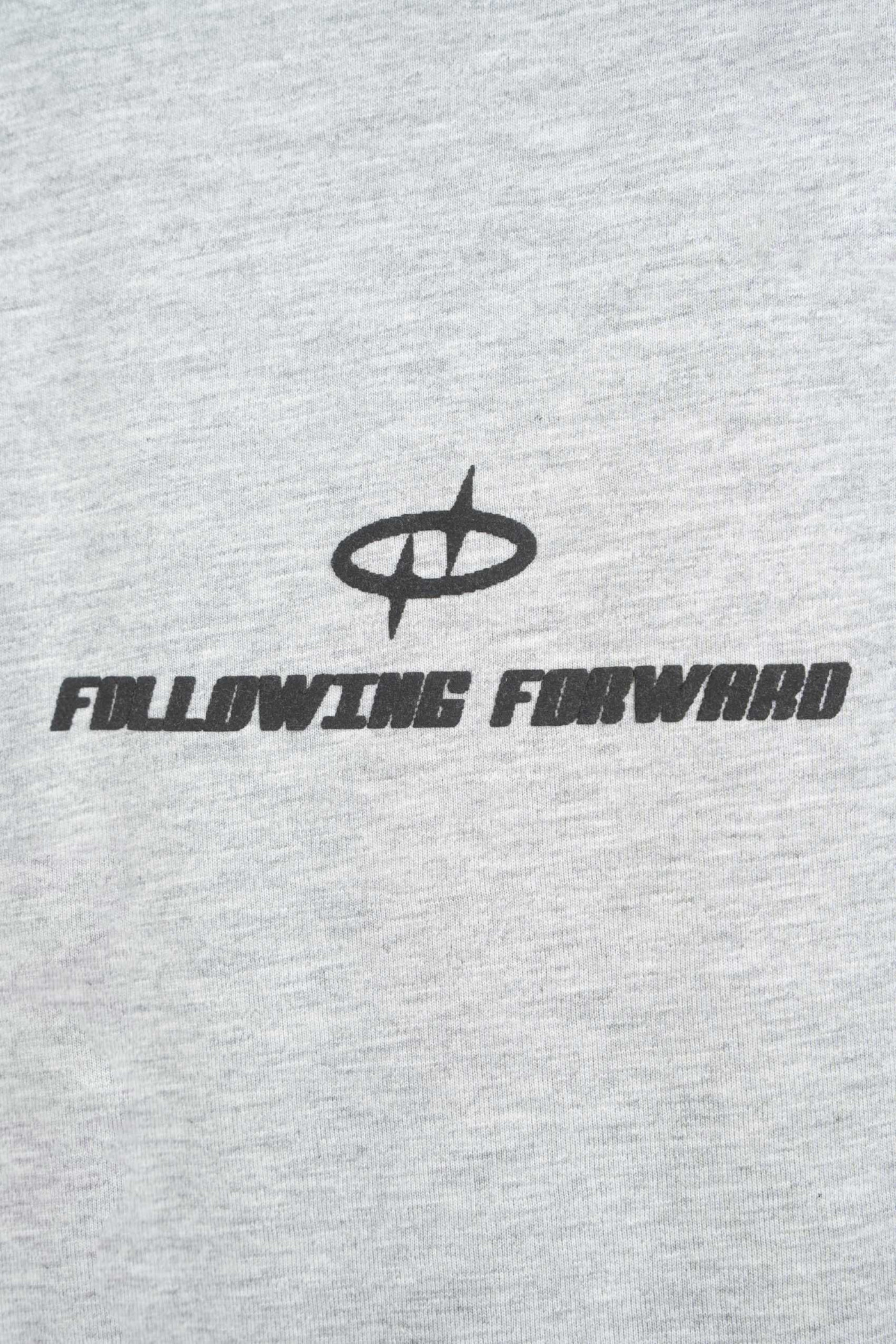 Szary t-shirt OVERSIZE z autorską grafiką z przodu