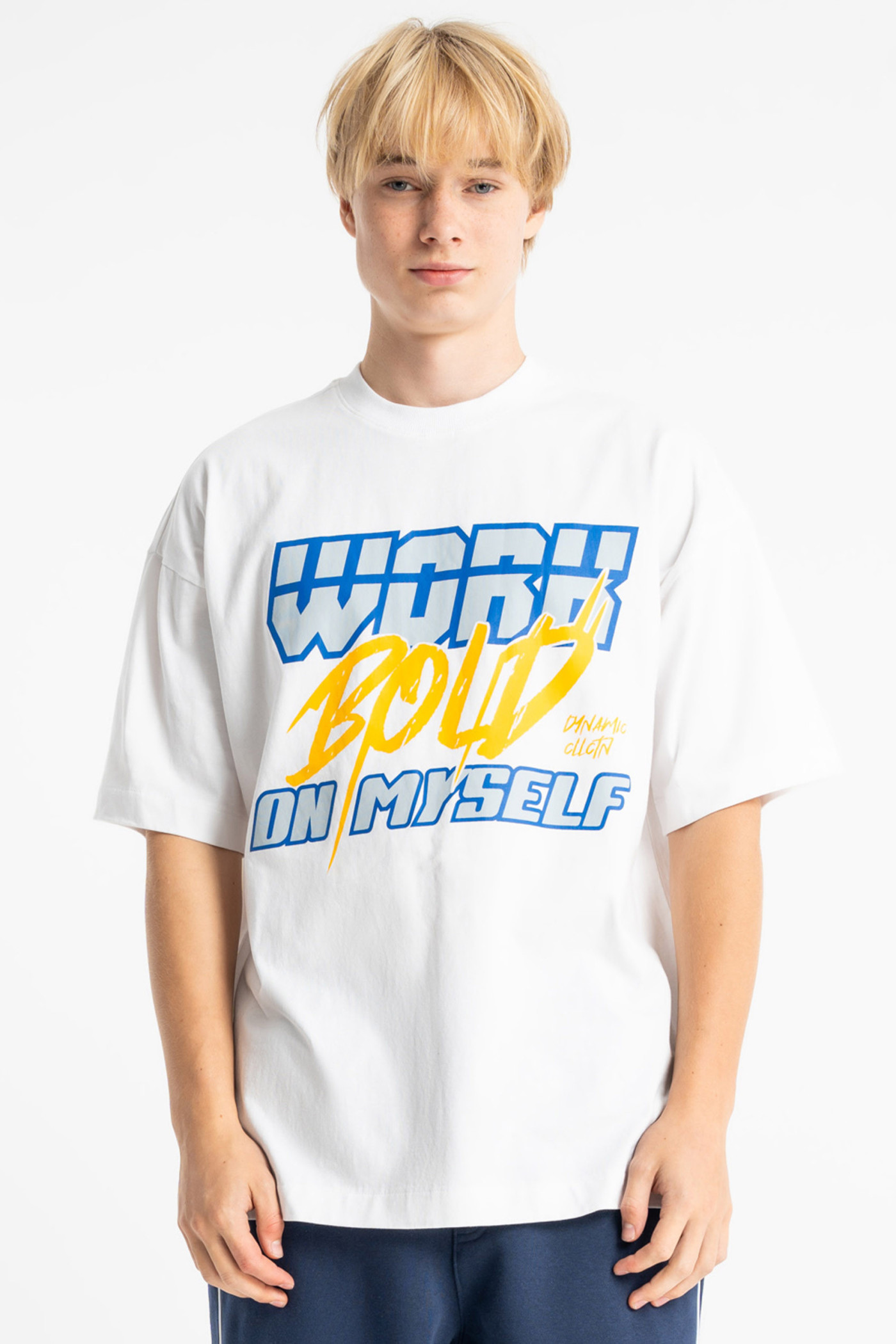 Biały t-shirt OVERSIZE z autorską grafiką z przodu