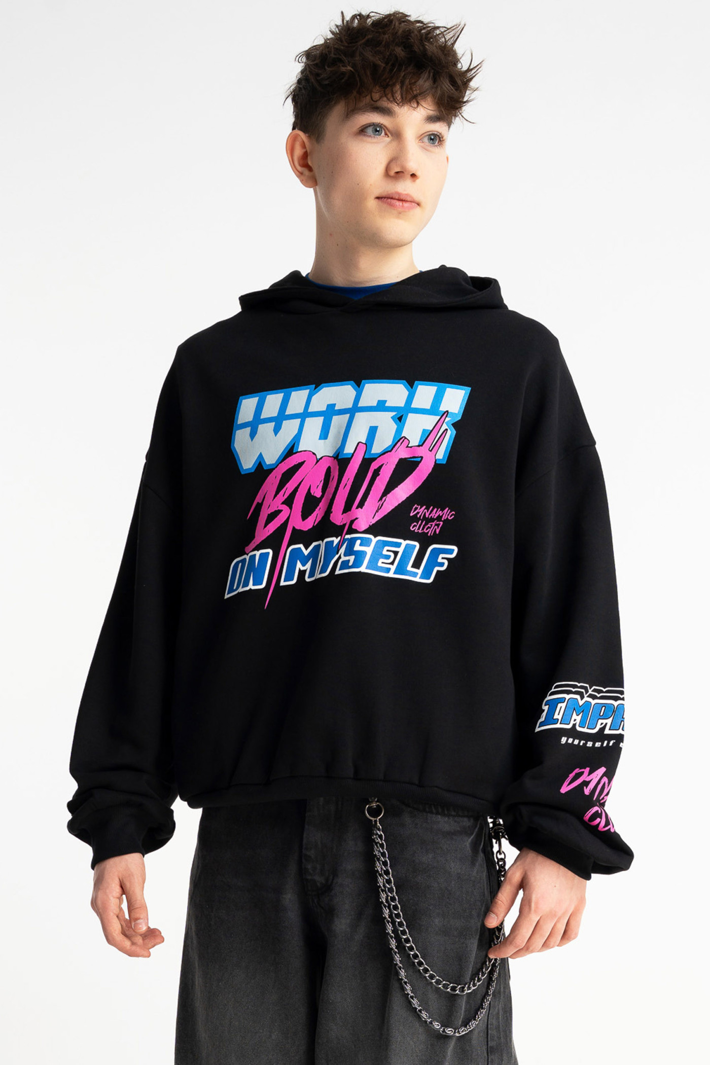 Czarna bluza BOXY z kapturem z autorską grafiką z przodu