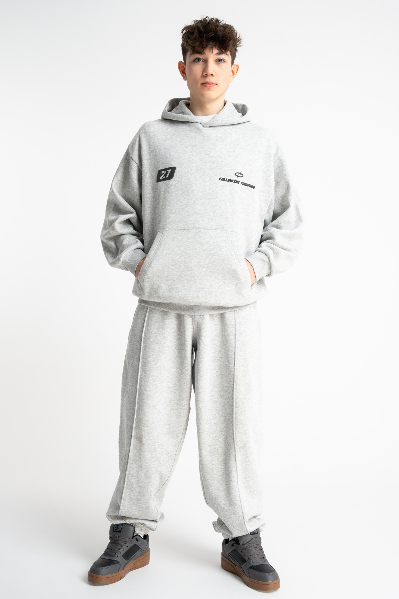 Szara bluza OVERSIZE z kapturem z autorską grafiką z tyłu