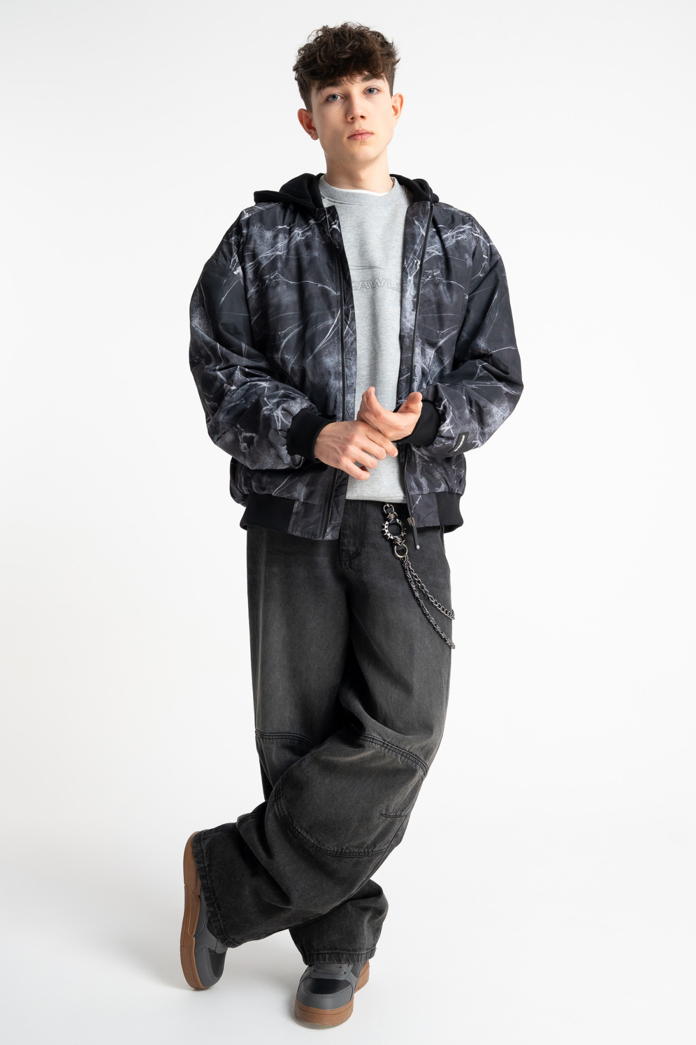 Kurtka przejściowa z nadrukiem na całości