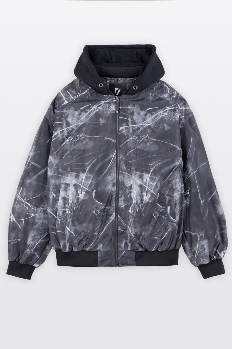 Kurtka przejściowa z nadrukiem na całości