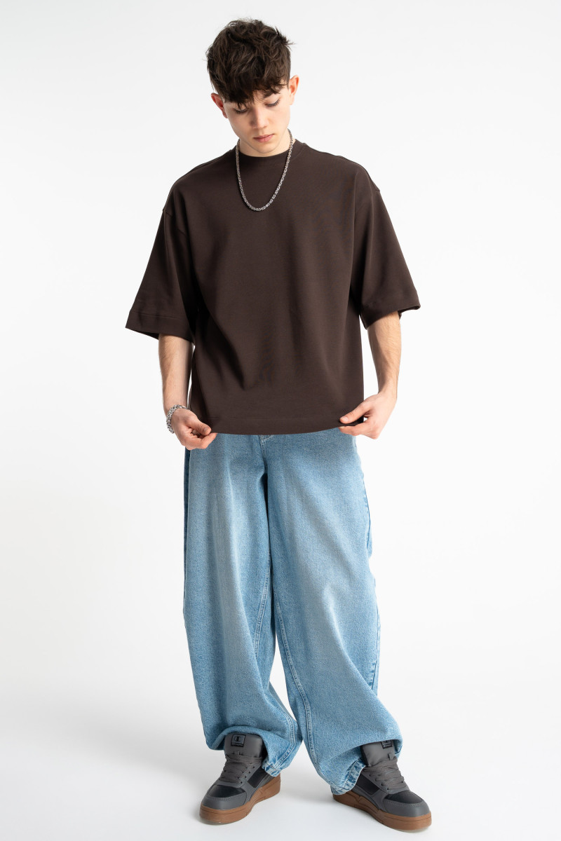 Niebieskie spodnie jeansowe SKATER z efektem sprania, niebieski