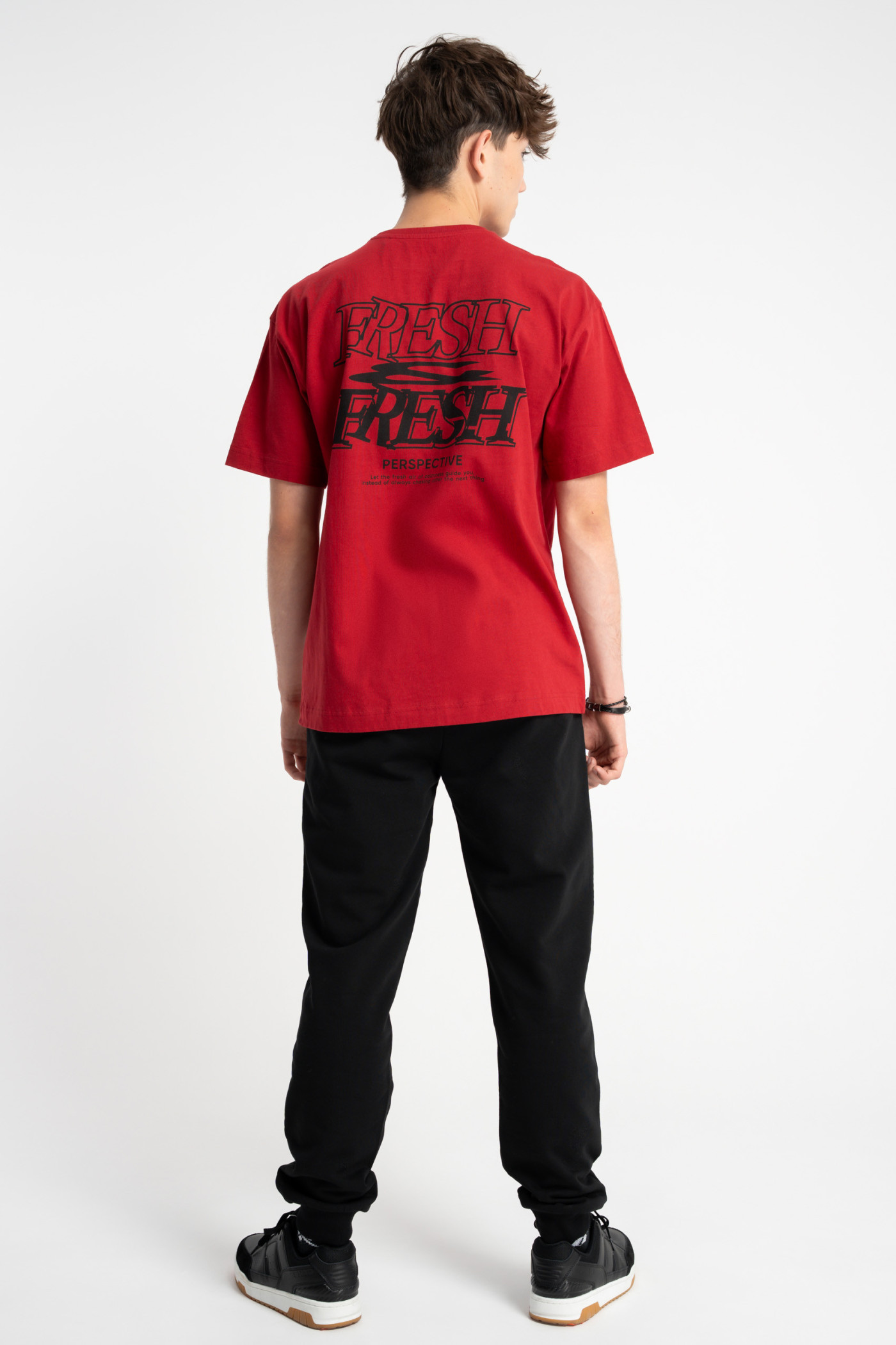 Czerwony t-shirt LOOSE z autorską grafiką z tyłu