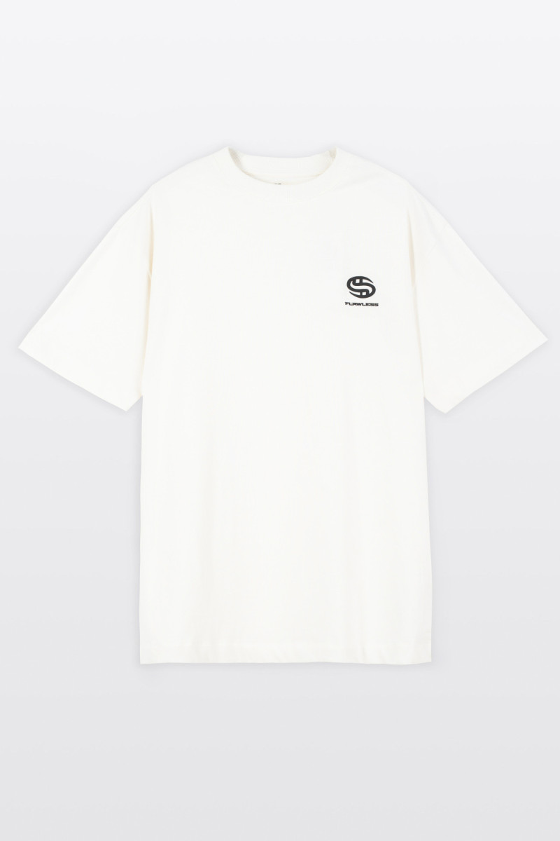 Kremowy t-shirt LOOSE z minimalistycznym nadrukiem