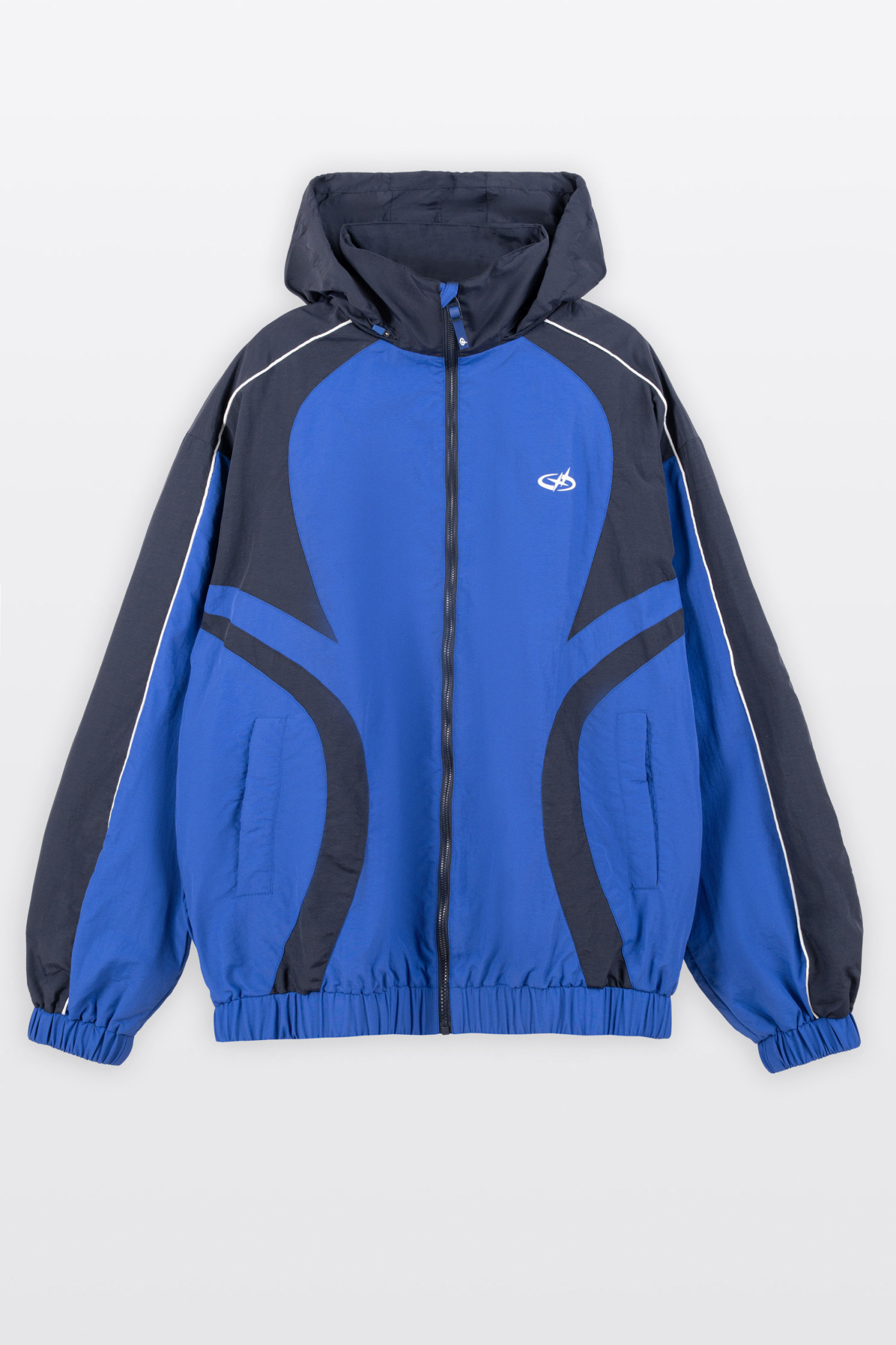 Niebieska kurtka ortalionowa na stójce z kontrastowymi wstawkami