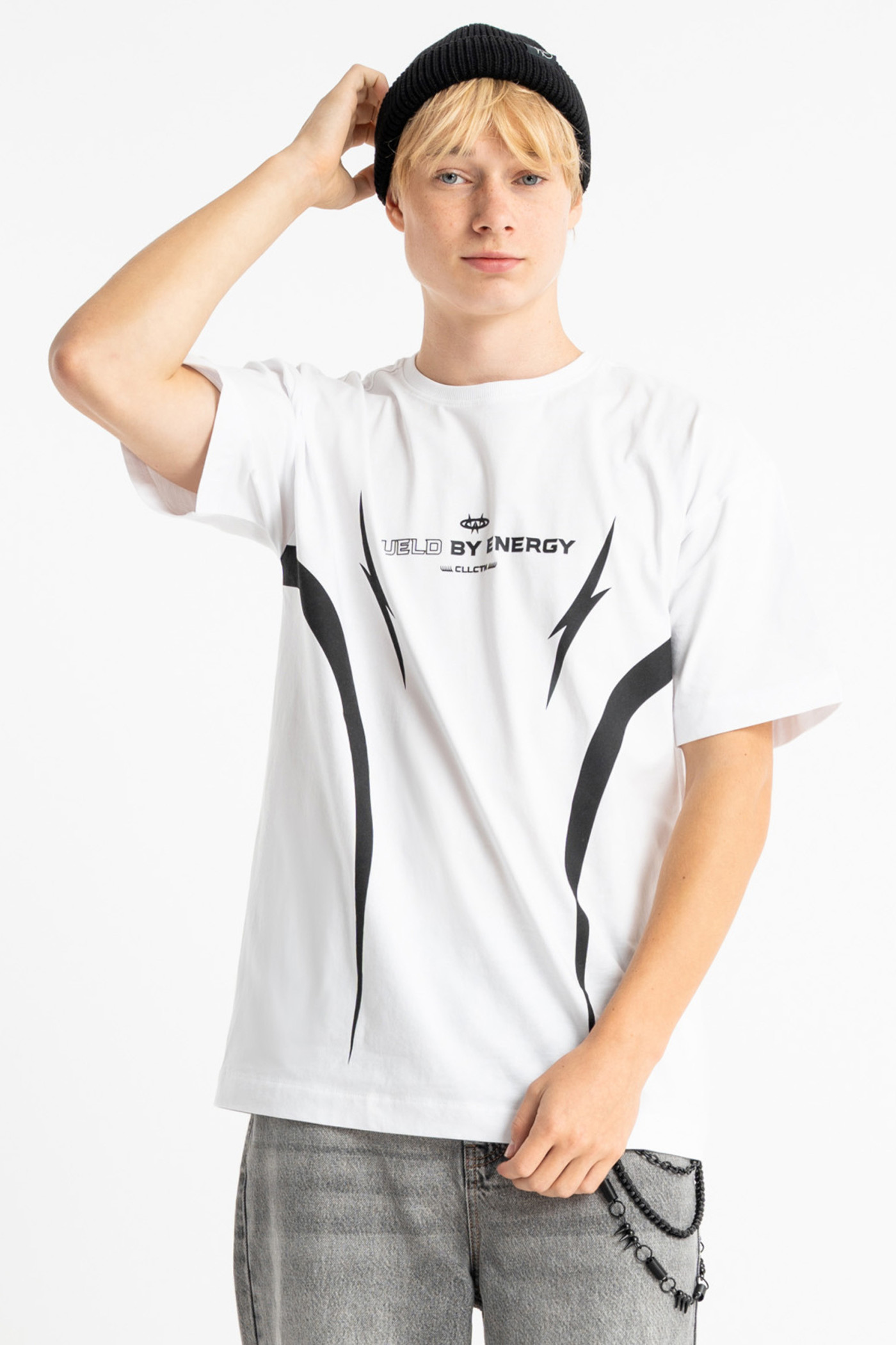 Biały t-shirt LOOSE z nadrukiem z przodu