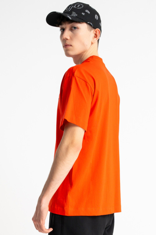 Czarna czapka z daszkiem z nadrukiem na całości