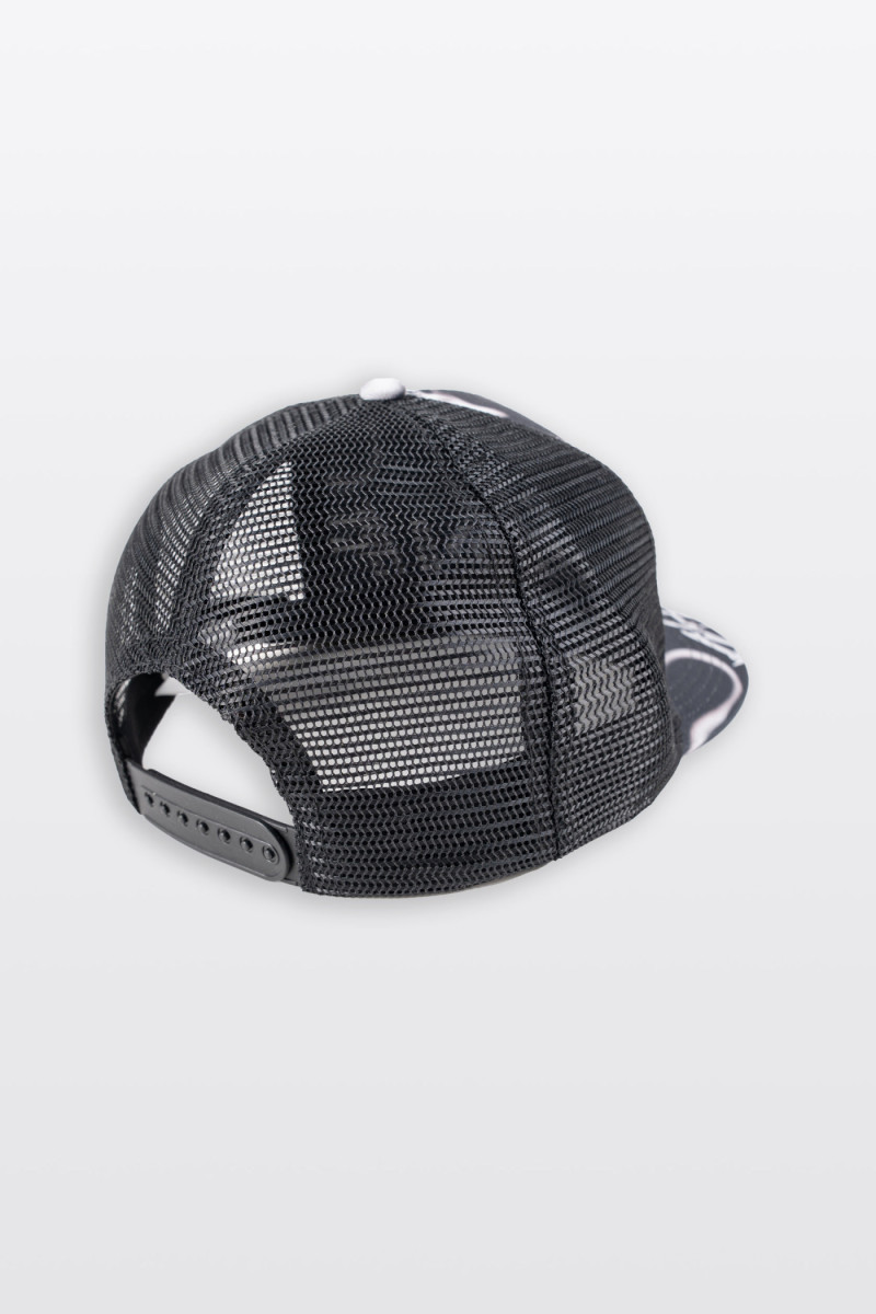 Czarna czapka z daszkiem z nadrukiem na całości