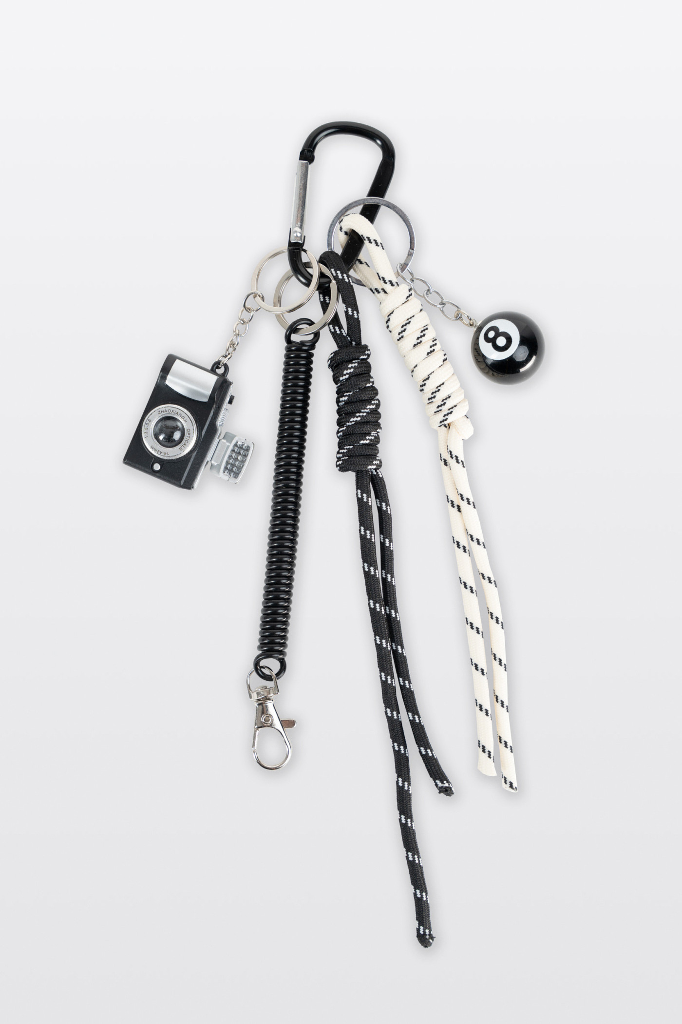 Brelok “Urban 8” – black & white street vibe