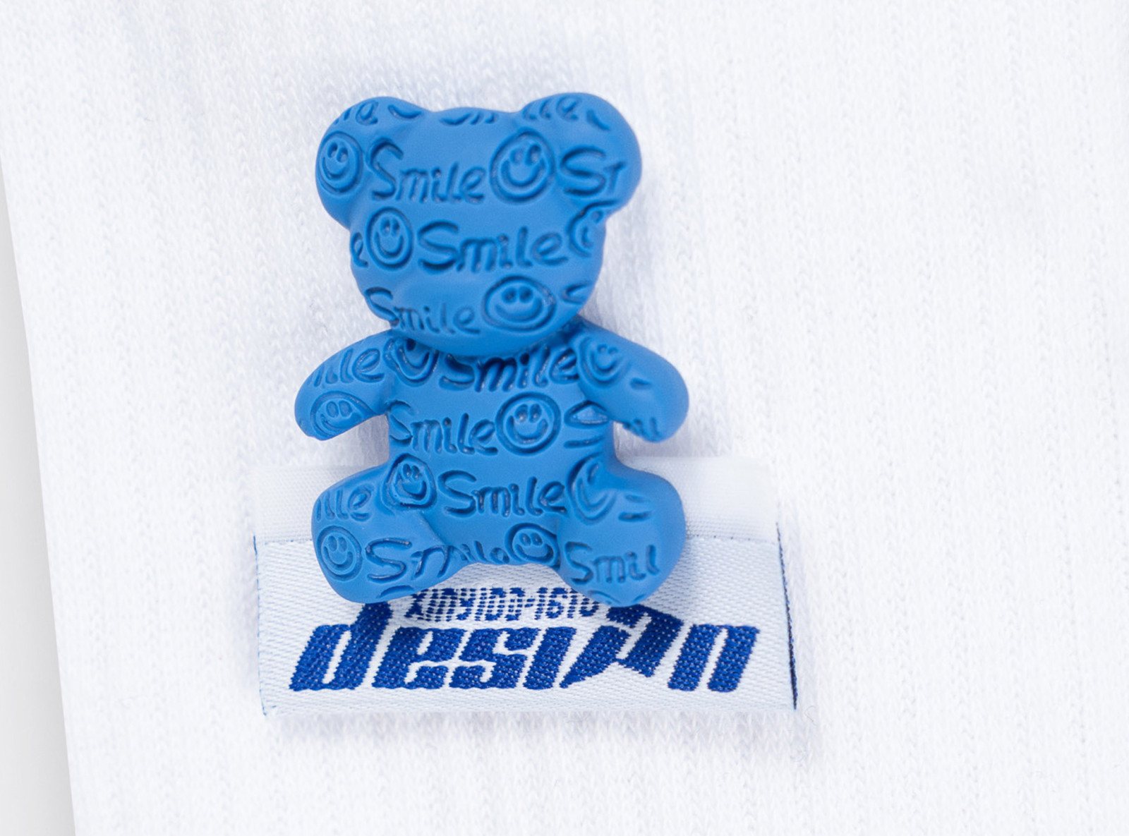 Kremowe skarpety z ozdobą