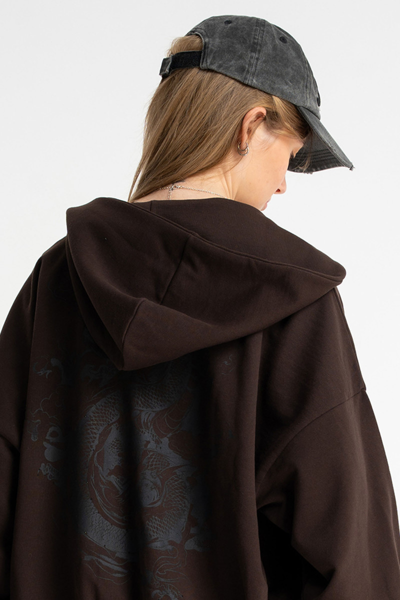 Szara czapka z daszkiem z haftem z przodu