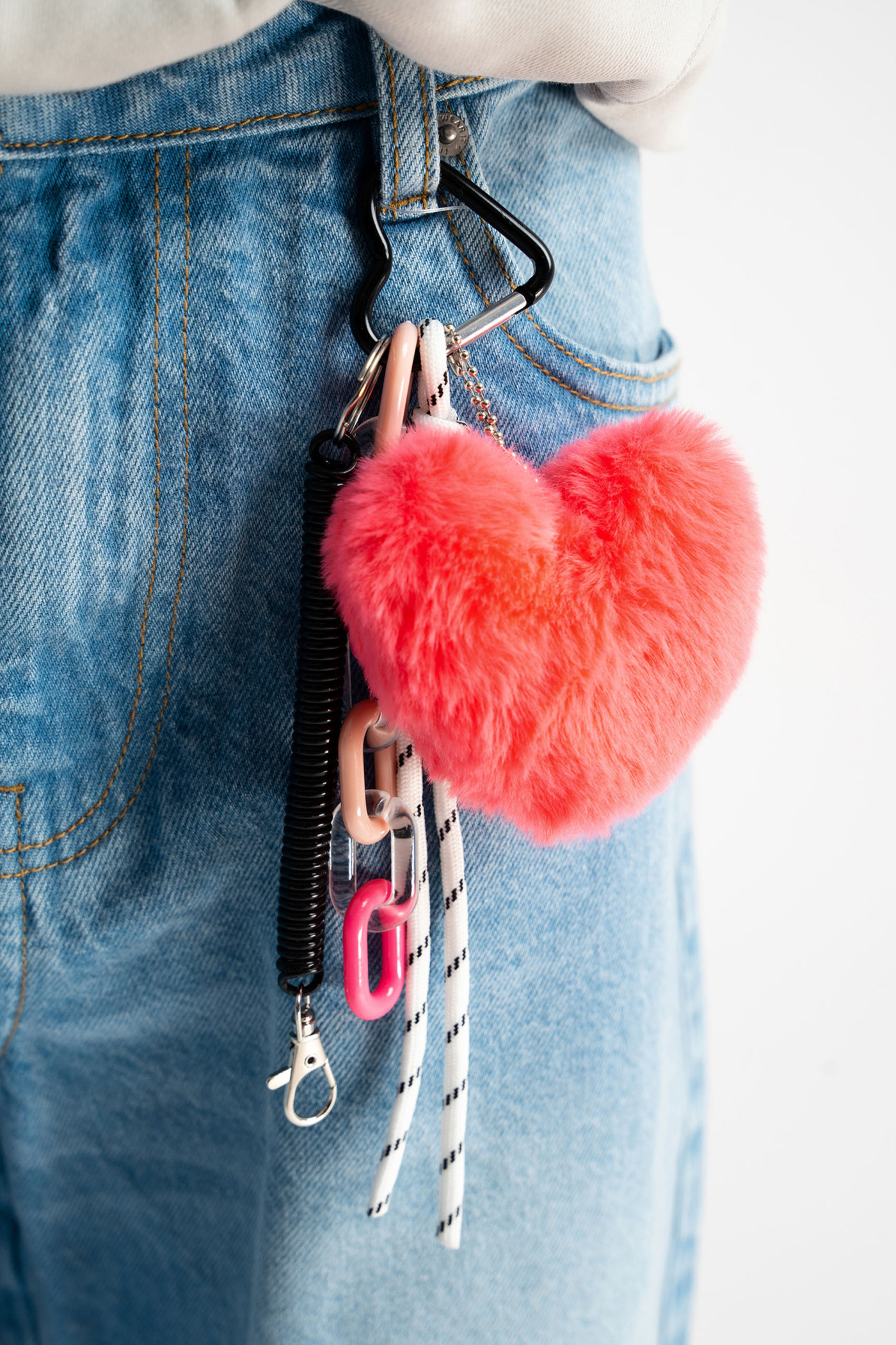 Brelok “Fluffy Heart” – neon pink edition