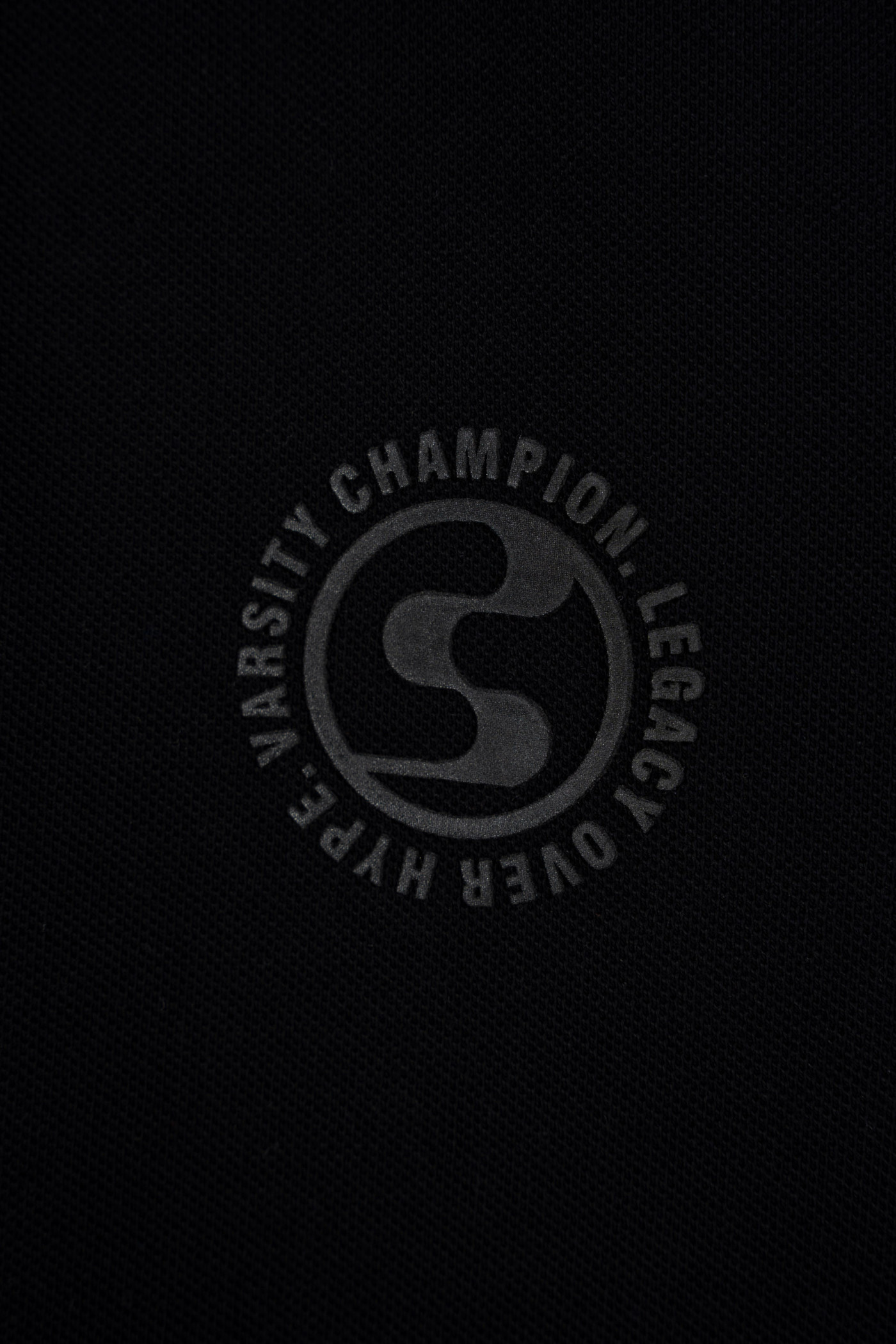 Czarna koszulka polo REGULAR z krótkim rękawem z białymi elementami