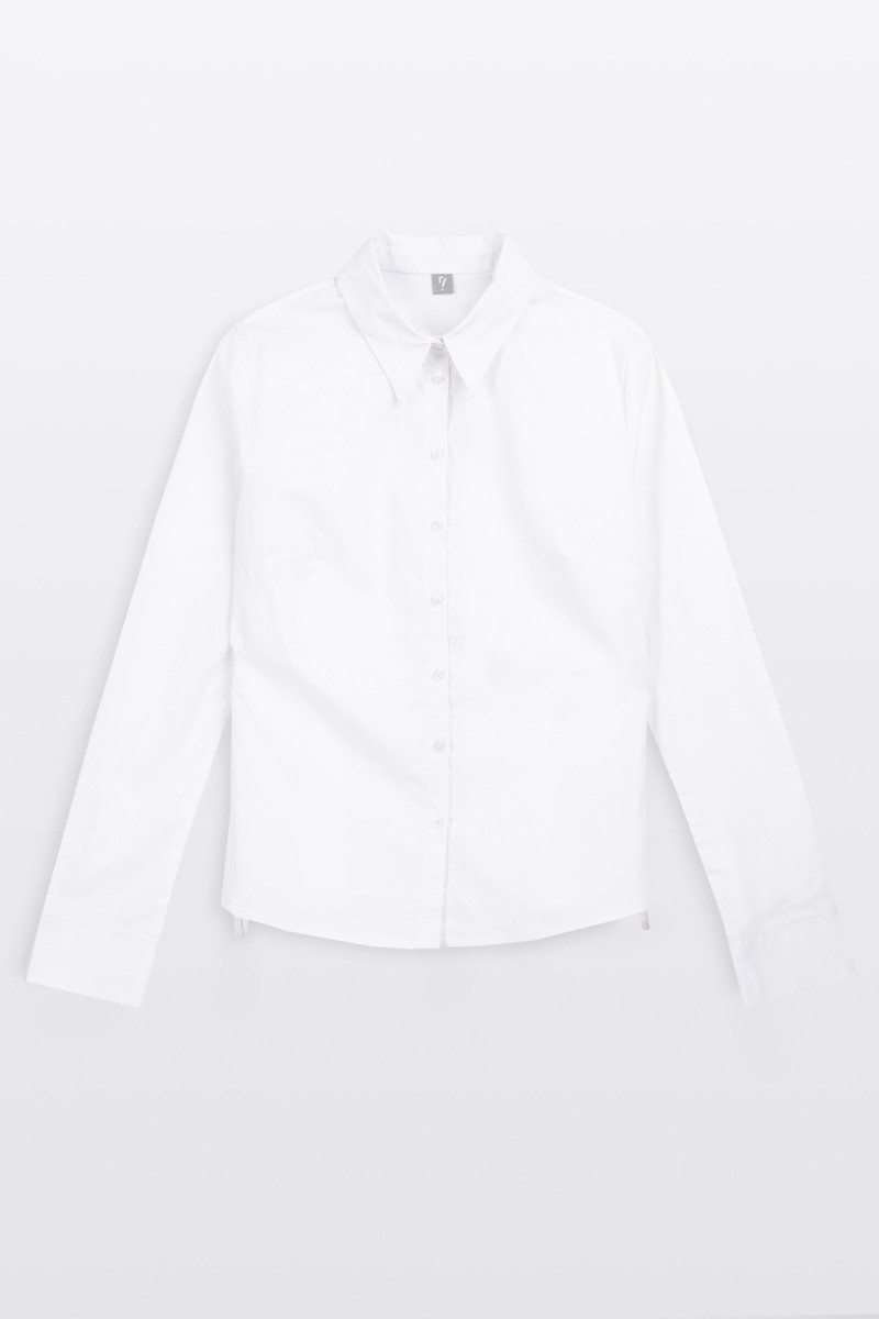 Biała koszula z modnymi marszczeniami w pasie z długim rękawem