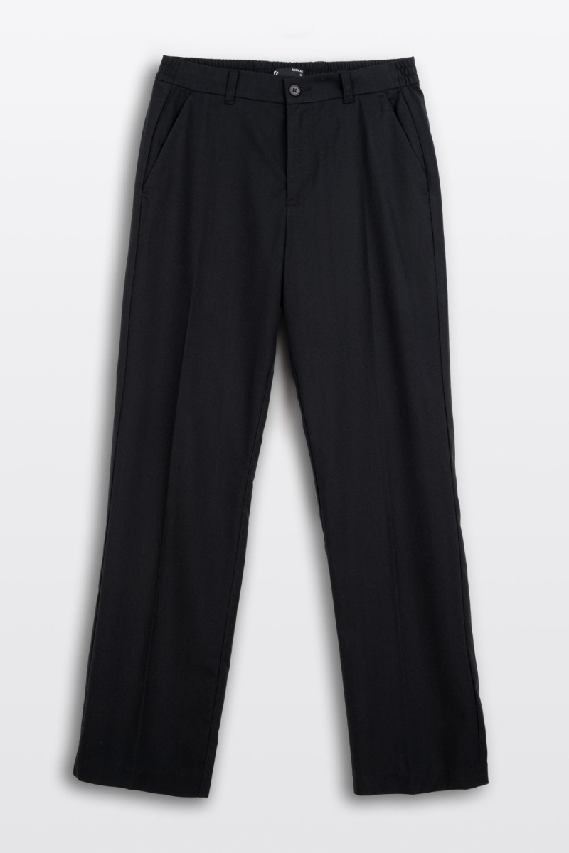 Czarne spodnie garniturowe REGULAR z kantem, czarny