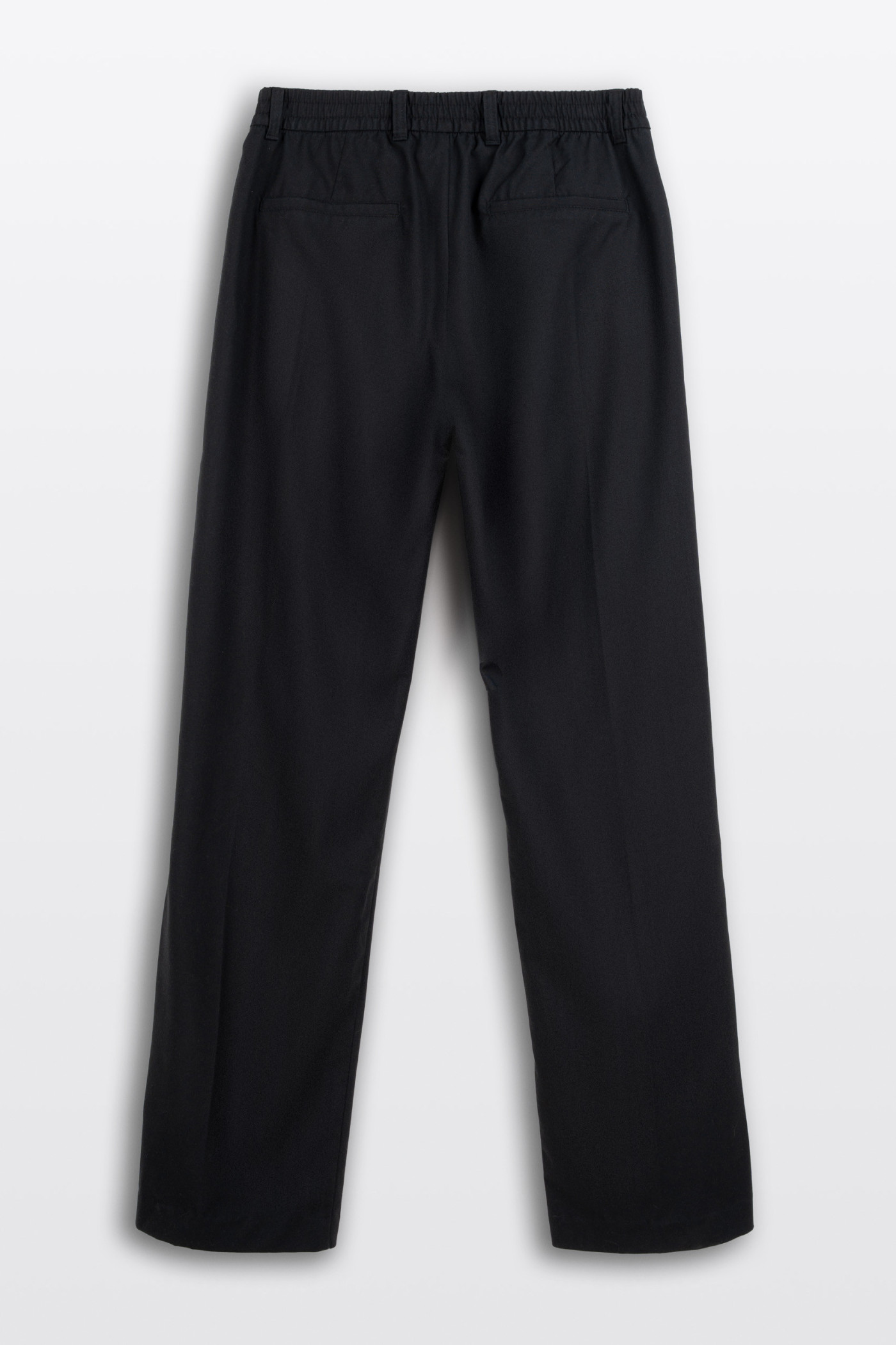 Czarne spodnie garniturowe REGULAR z kantem