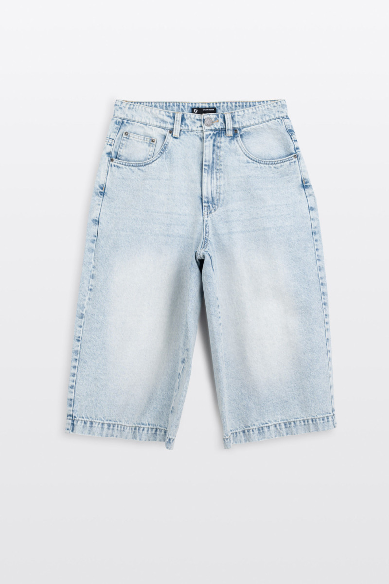 Jasnoniebieskie krótkie spodenki jeansowe model JORTS z efektem sprania