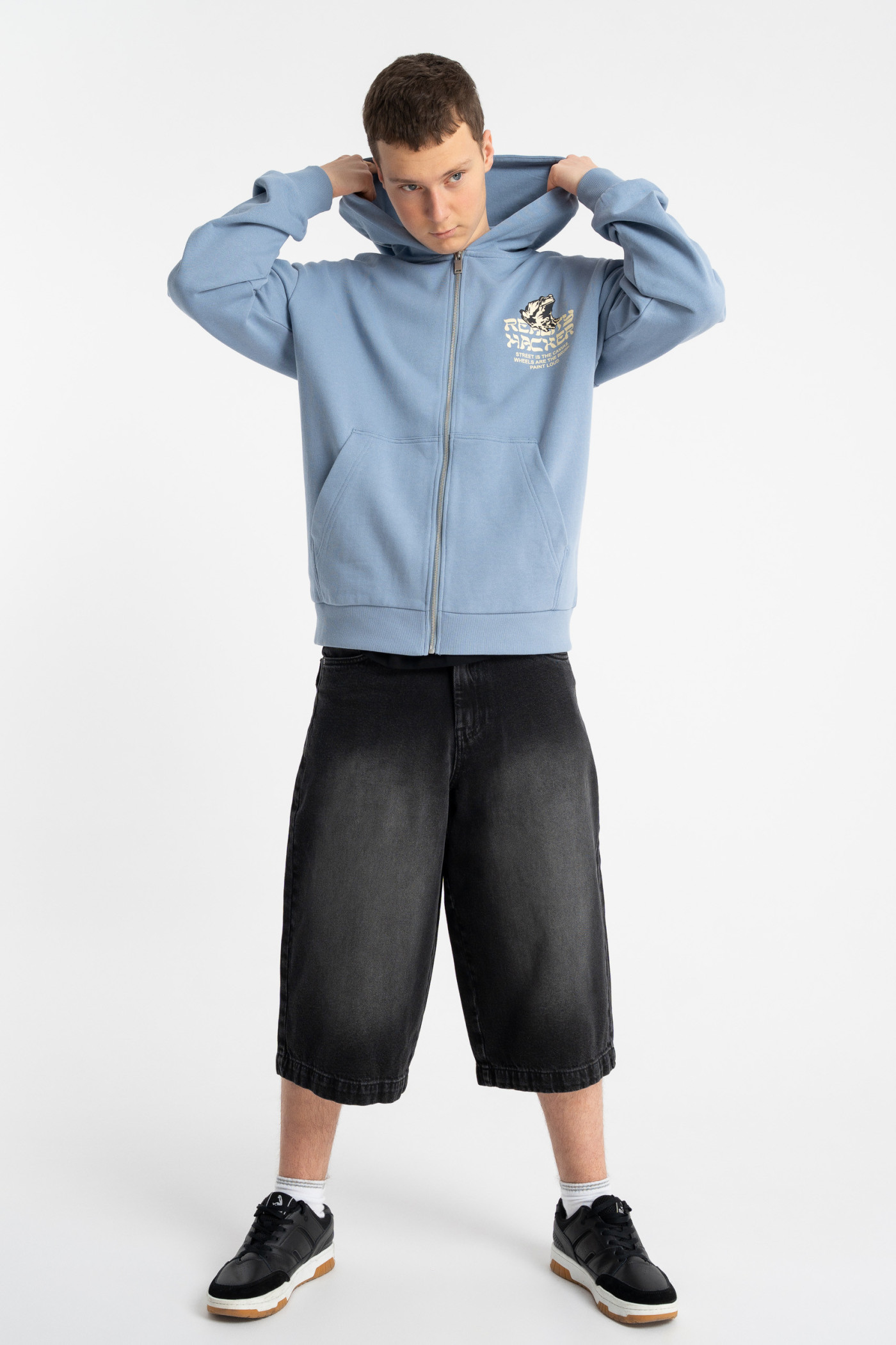 Czarne krótkie spodenki jeansowe model JORTS z efektem sprania