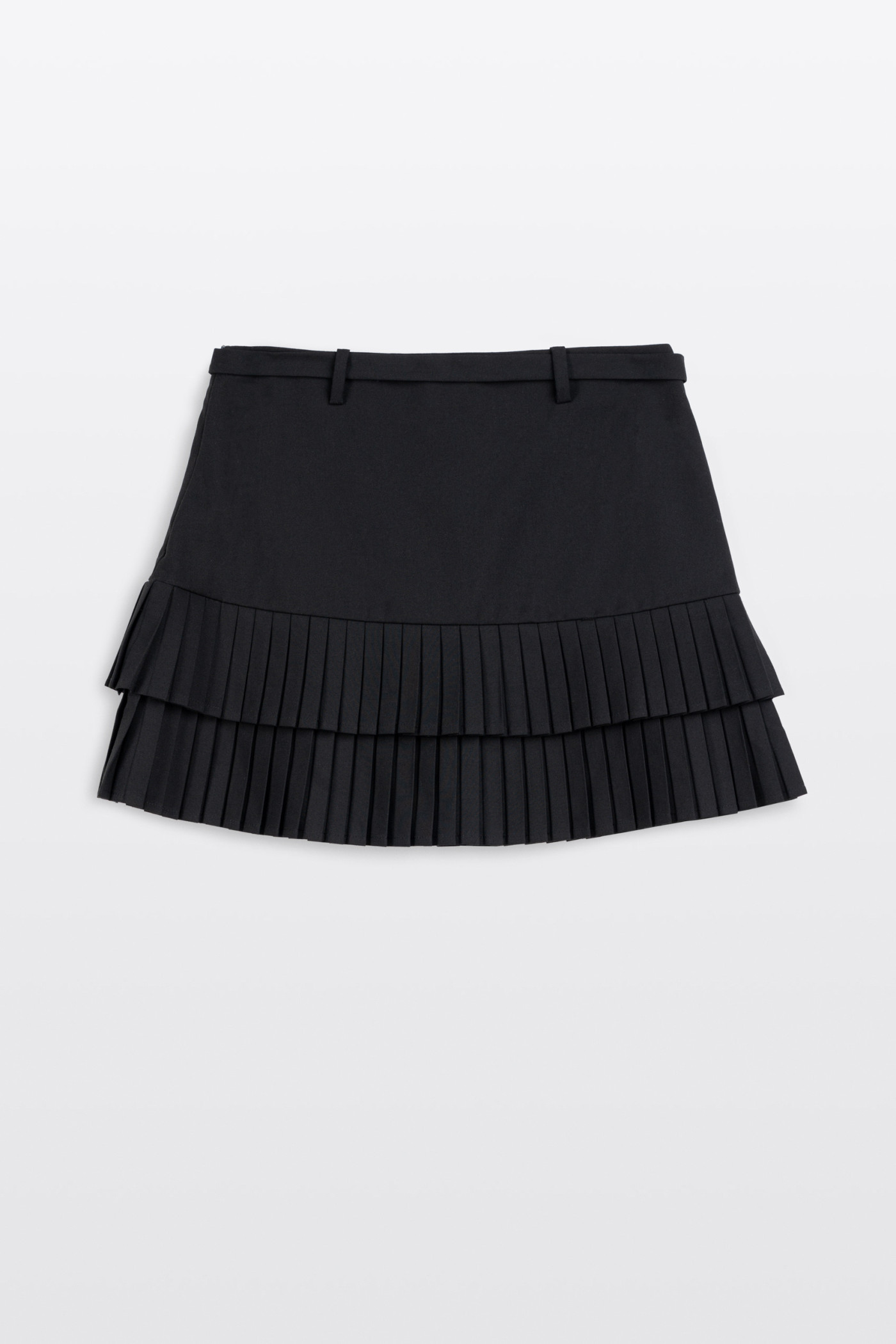 Czarna spódnica mini z plisowanymi falbankami