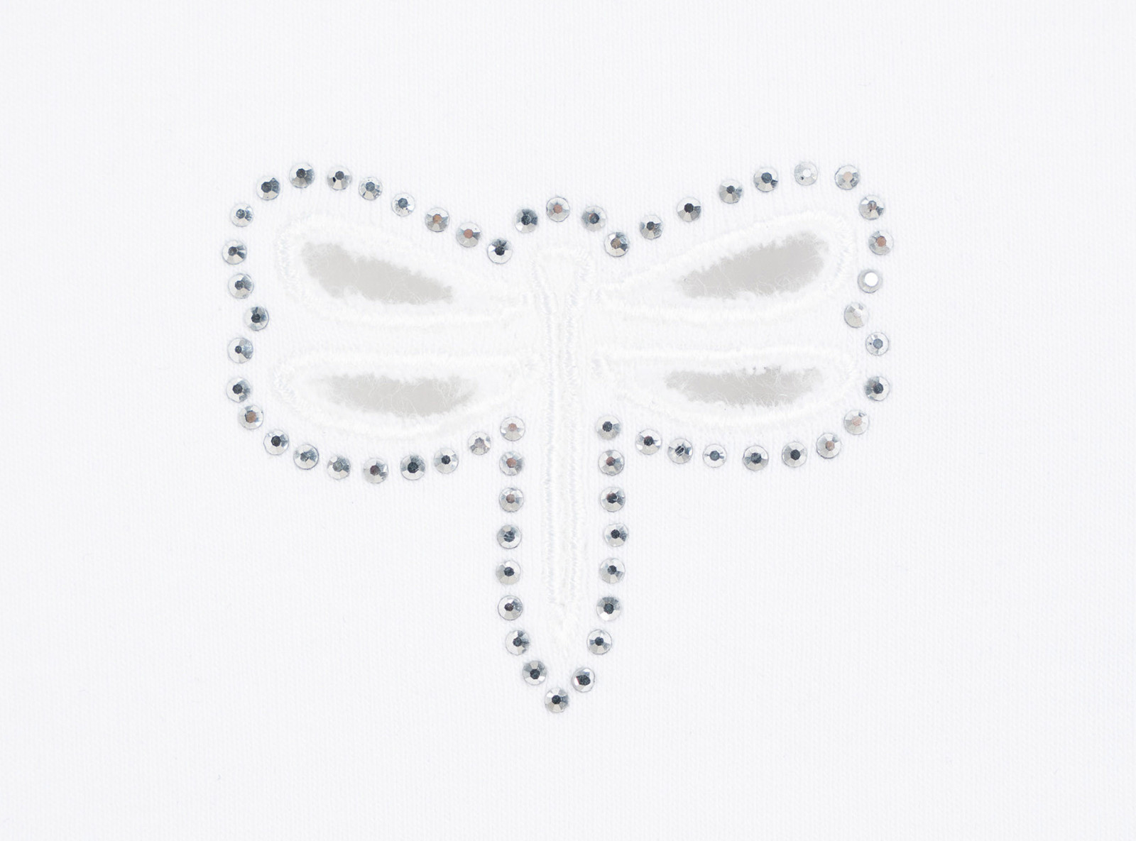 Biała bluzka z krótkimi rękawami z ozdobnym haftem z przodu