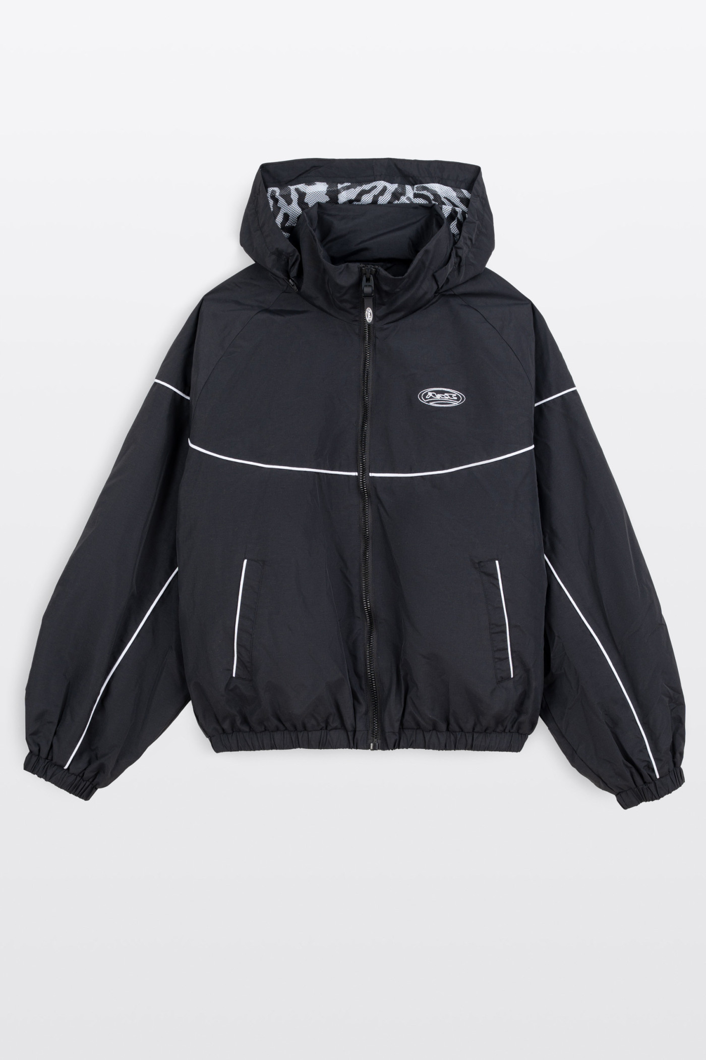 Czarna kurtka ortalionowa na stójce z odpinanym kapturem