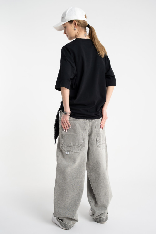 Czarny t-shirt OVERSIZE z minimalistyczną grafiką