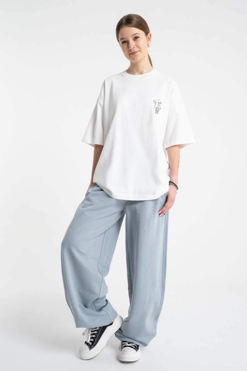 Biały t-shirt OVERSIZE z minimalistyczną grafiką