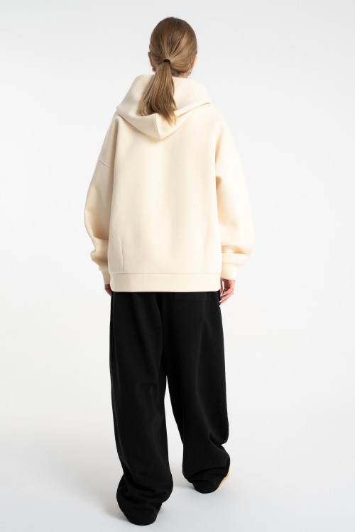 Kremowa bluza z kapturem bez nadruków