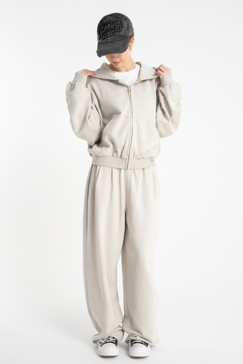 Jasnoszare spodnie dresowe o kroju BARREL bez nadruków