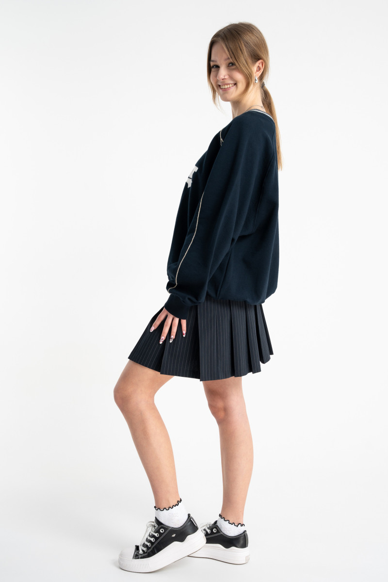 Granatowa spódnica mini z kontrafałdami w prążek