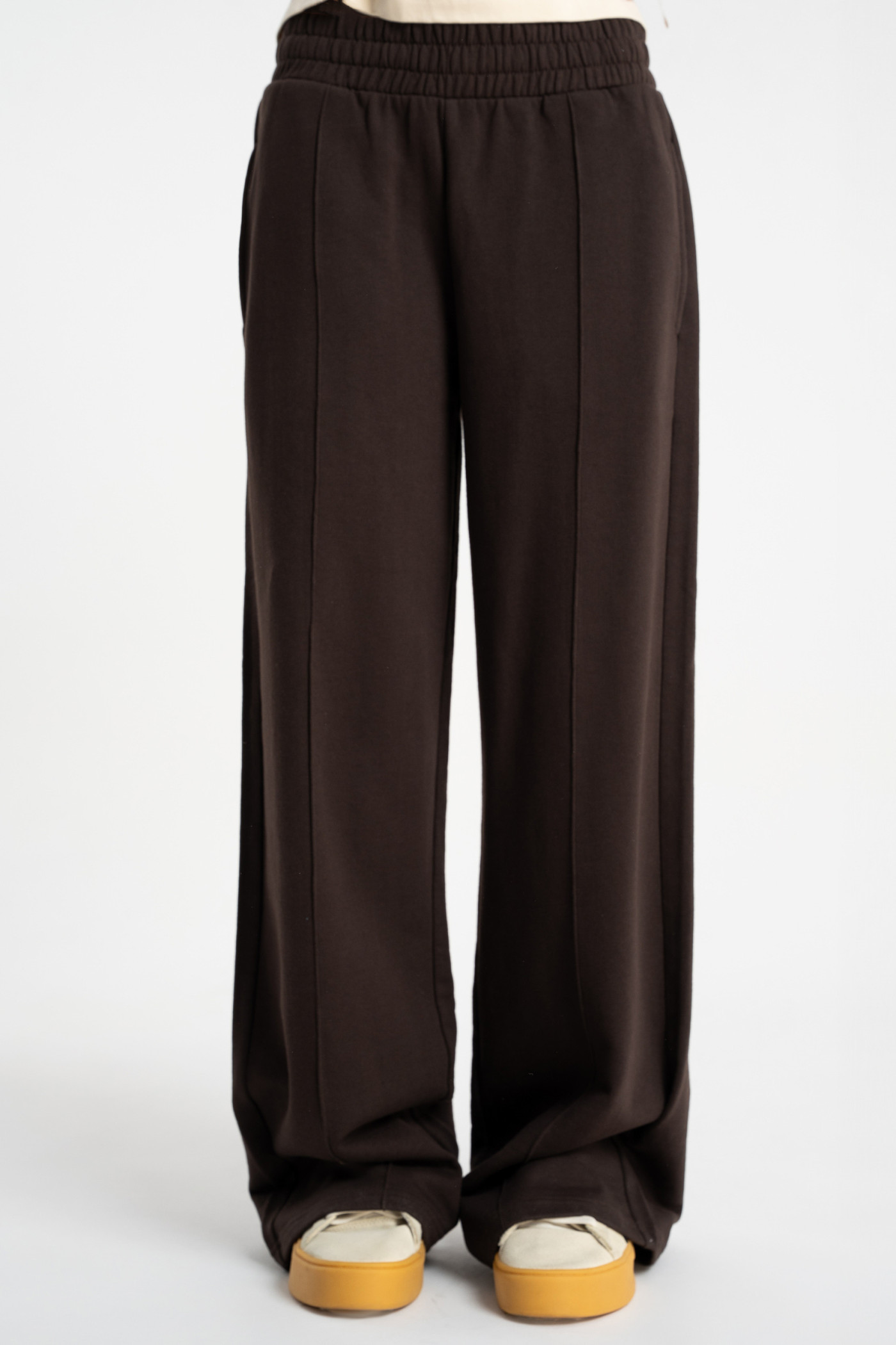 Brązowe spodnie dresowe STRAIGHT z modnymi przeszyciami