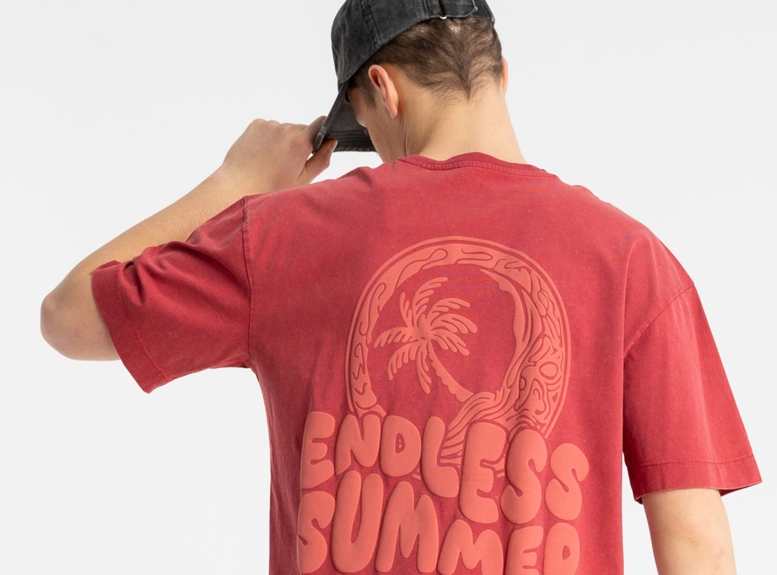 Czerwony t-shirt LOOSE z autorską grafiką z tyłu