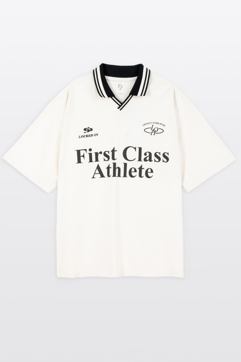 Biały t-shirt z kontrastowym kołnierzykiem, beżowy