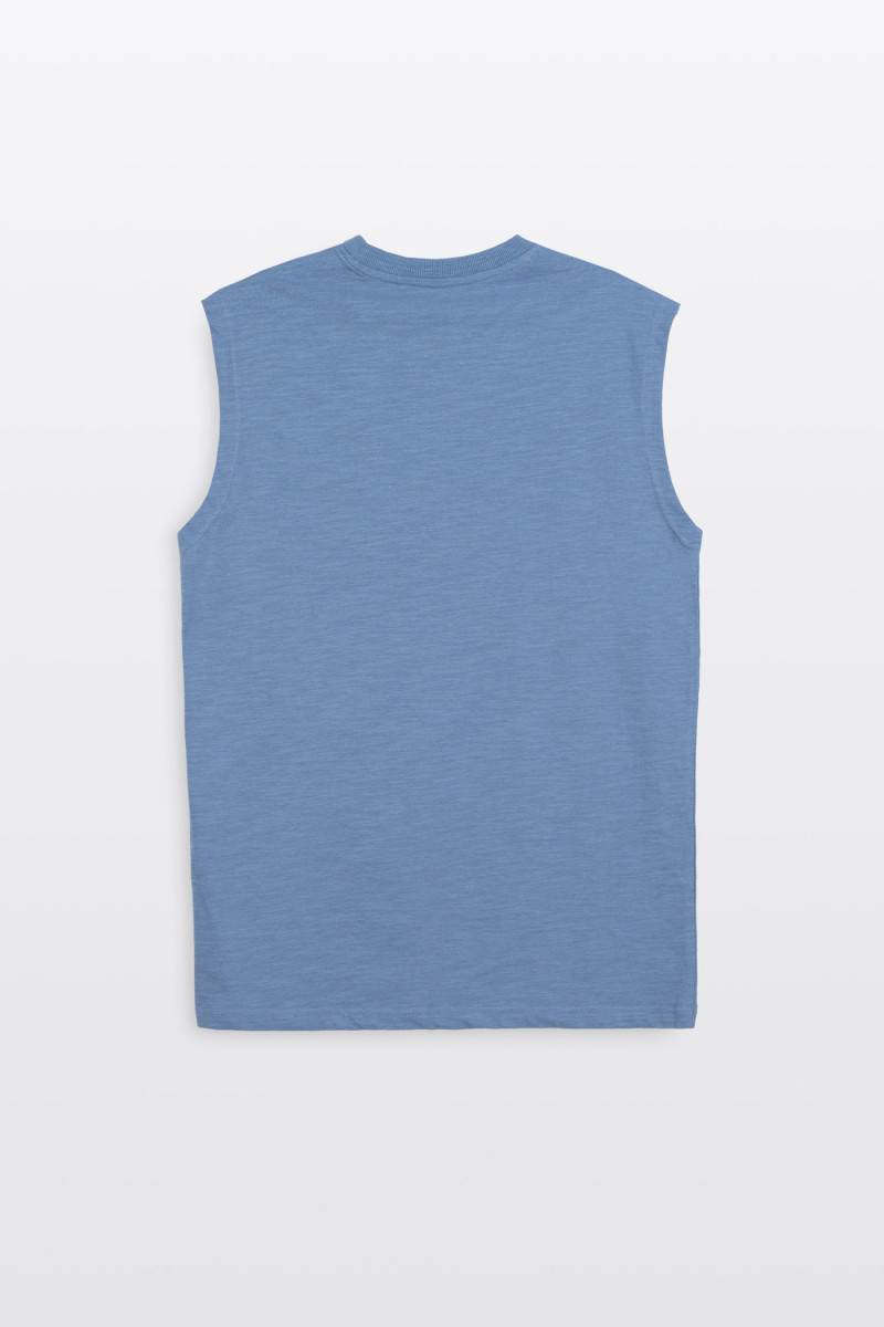 Niebieski t-shirt bez rękawów z autorską grafiką z przodu