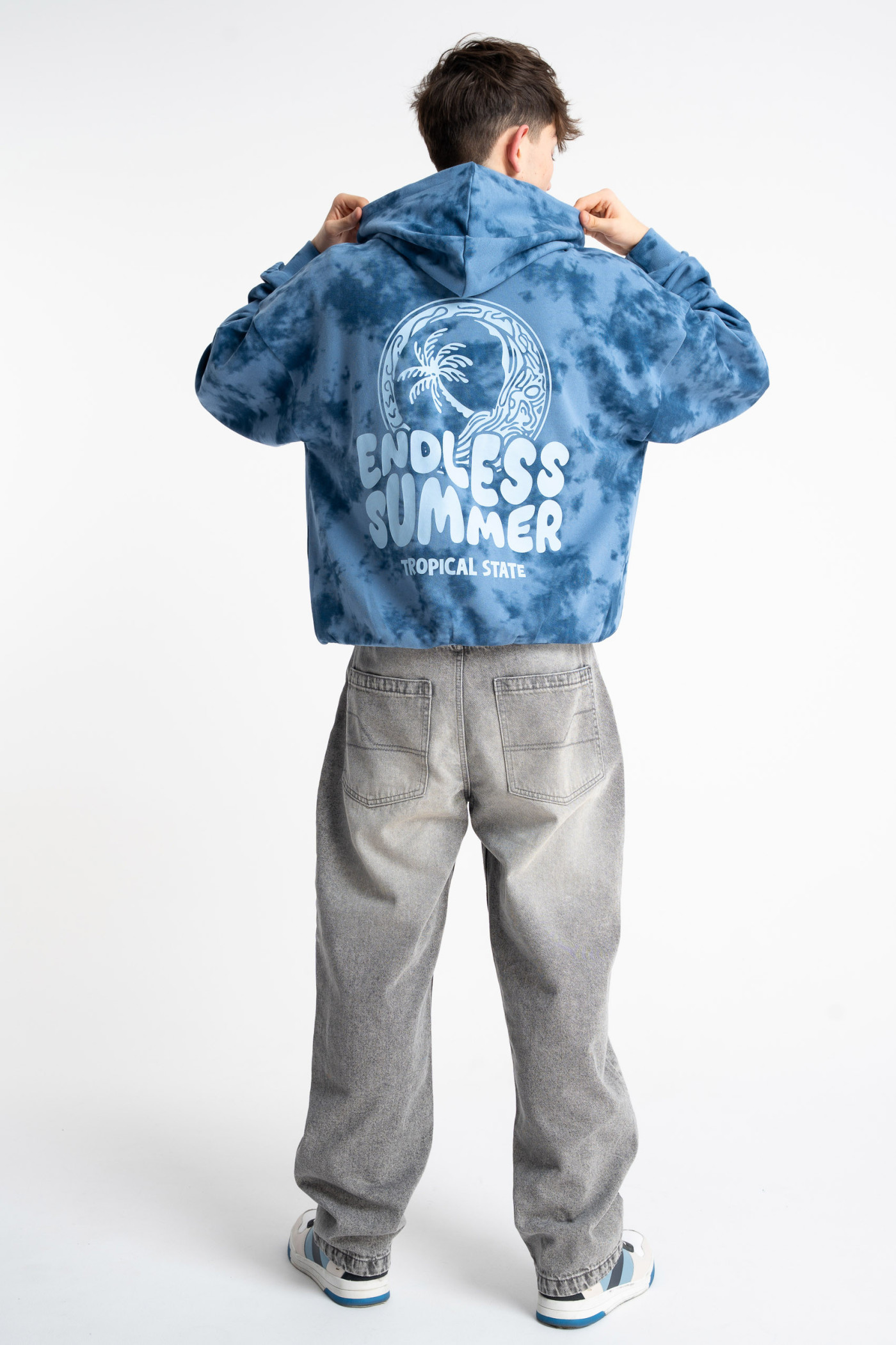 Niebieska bluza BOXY z kapturem z nadrukiem tie dye na całości