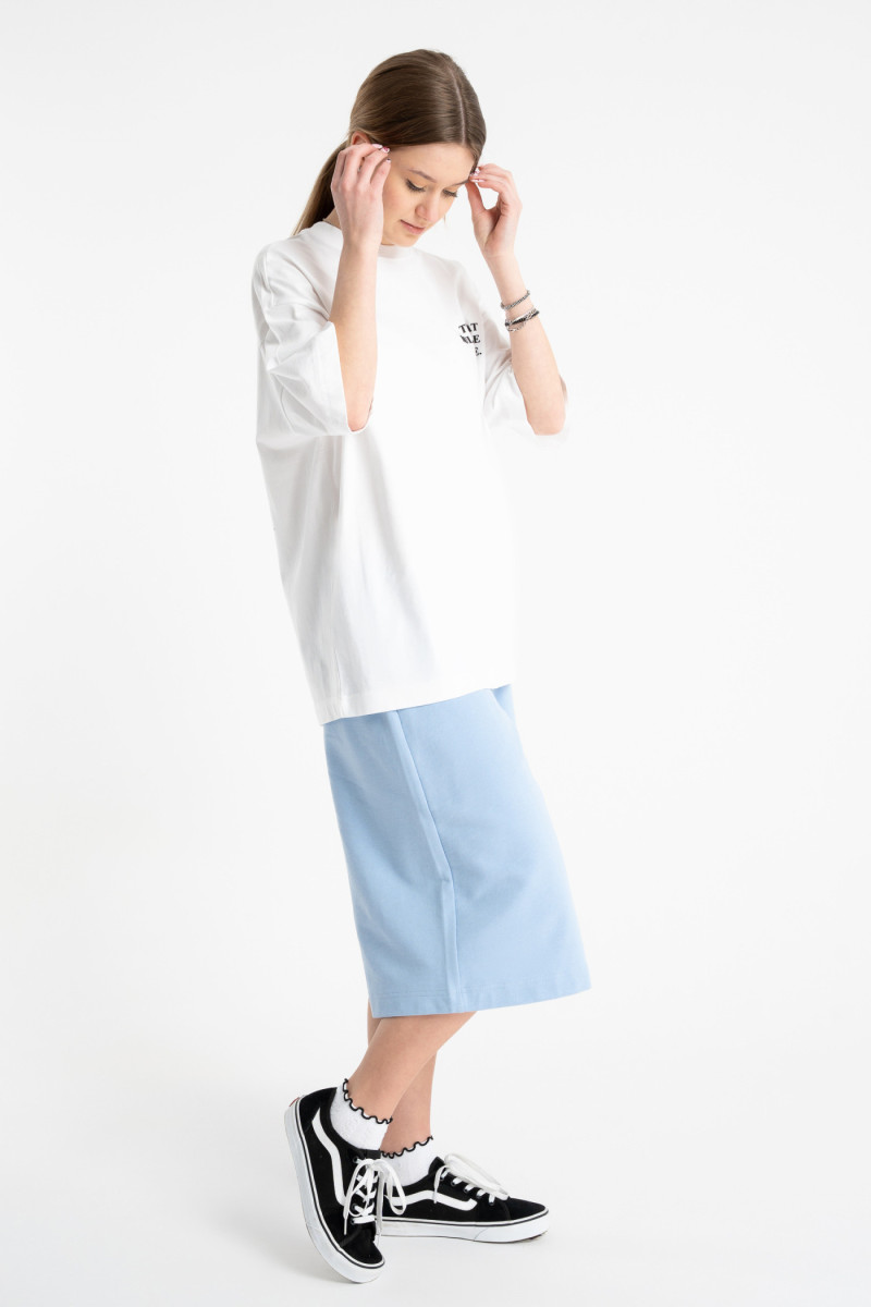 Jasnoniebieskie krótkie spodenki dresowe bez nadruków