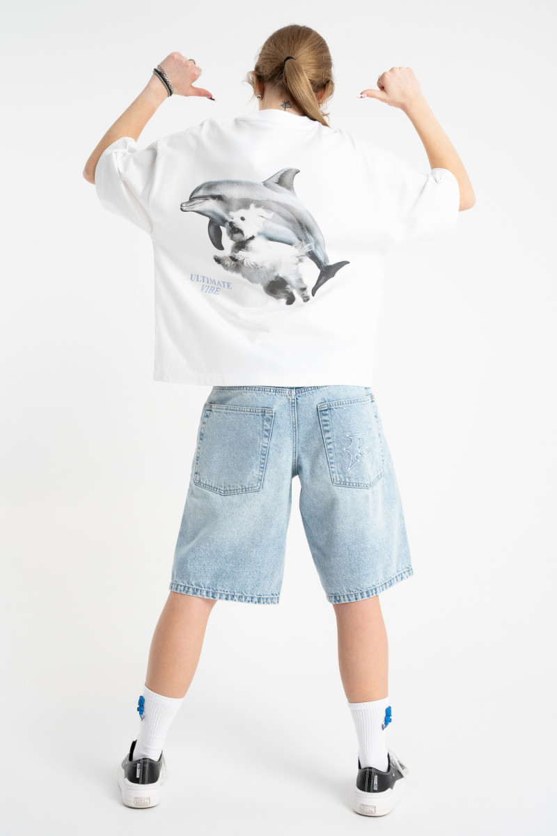 Biały t-shirt BOXY z autorską grafika z tyłu