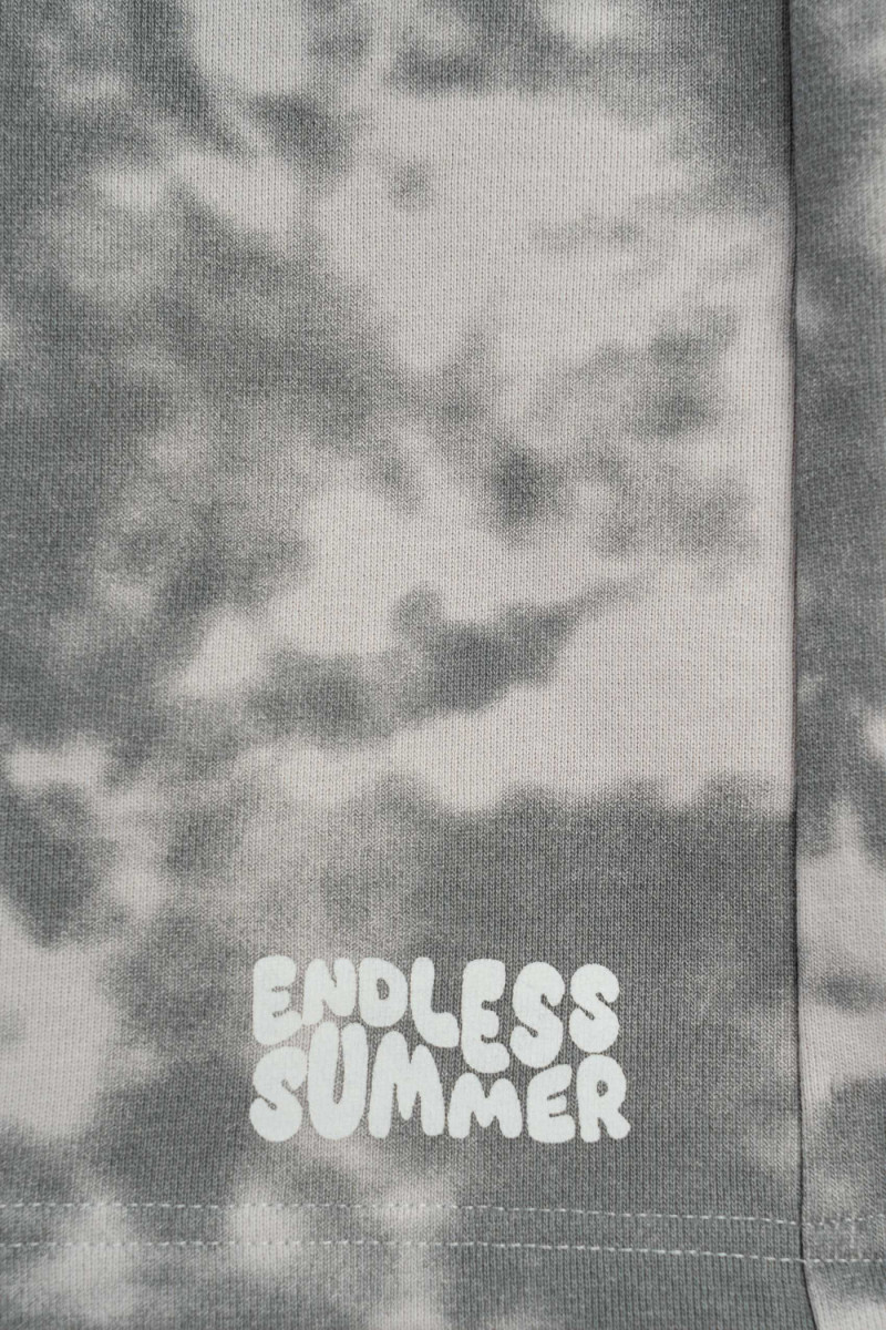 Szare krótkie spodenki z nadrukiem tie dye na całości