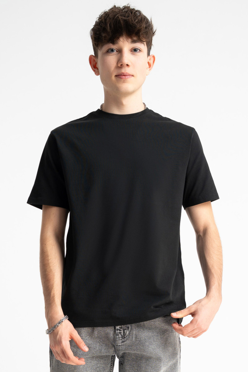Czarny t-shirt REGULAR bez nadruków, czarny