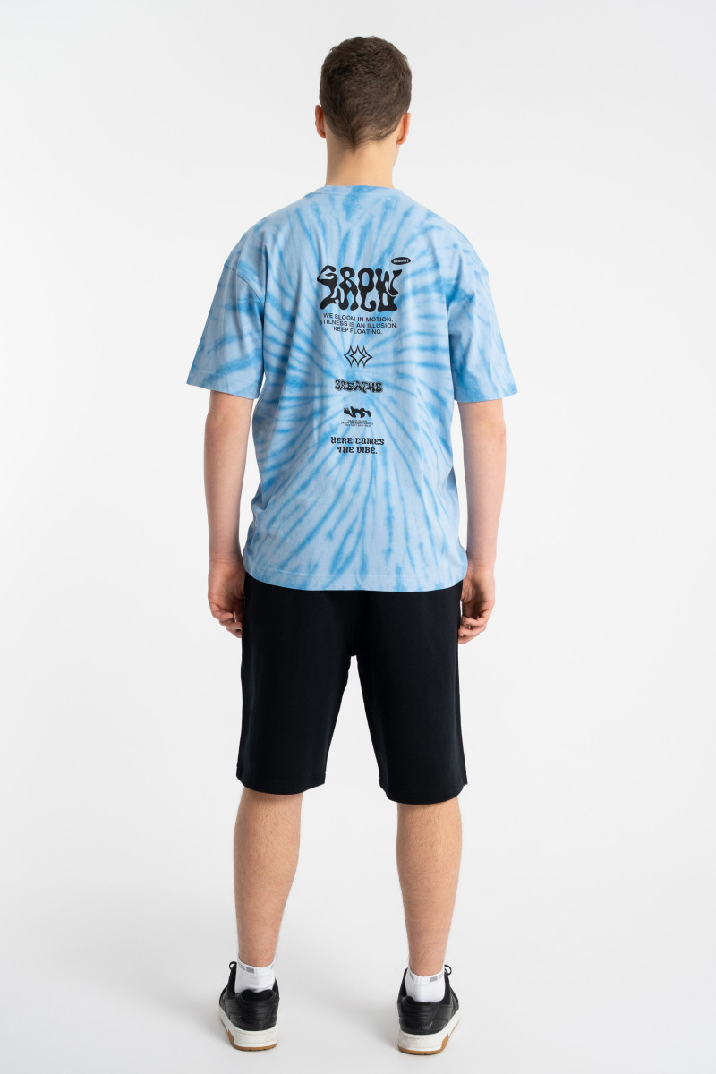 Niebieski t-shirt LOOSE z nadrukiem tie dye na całości