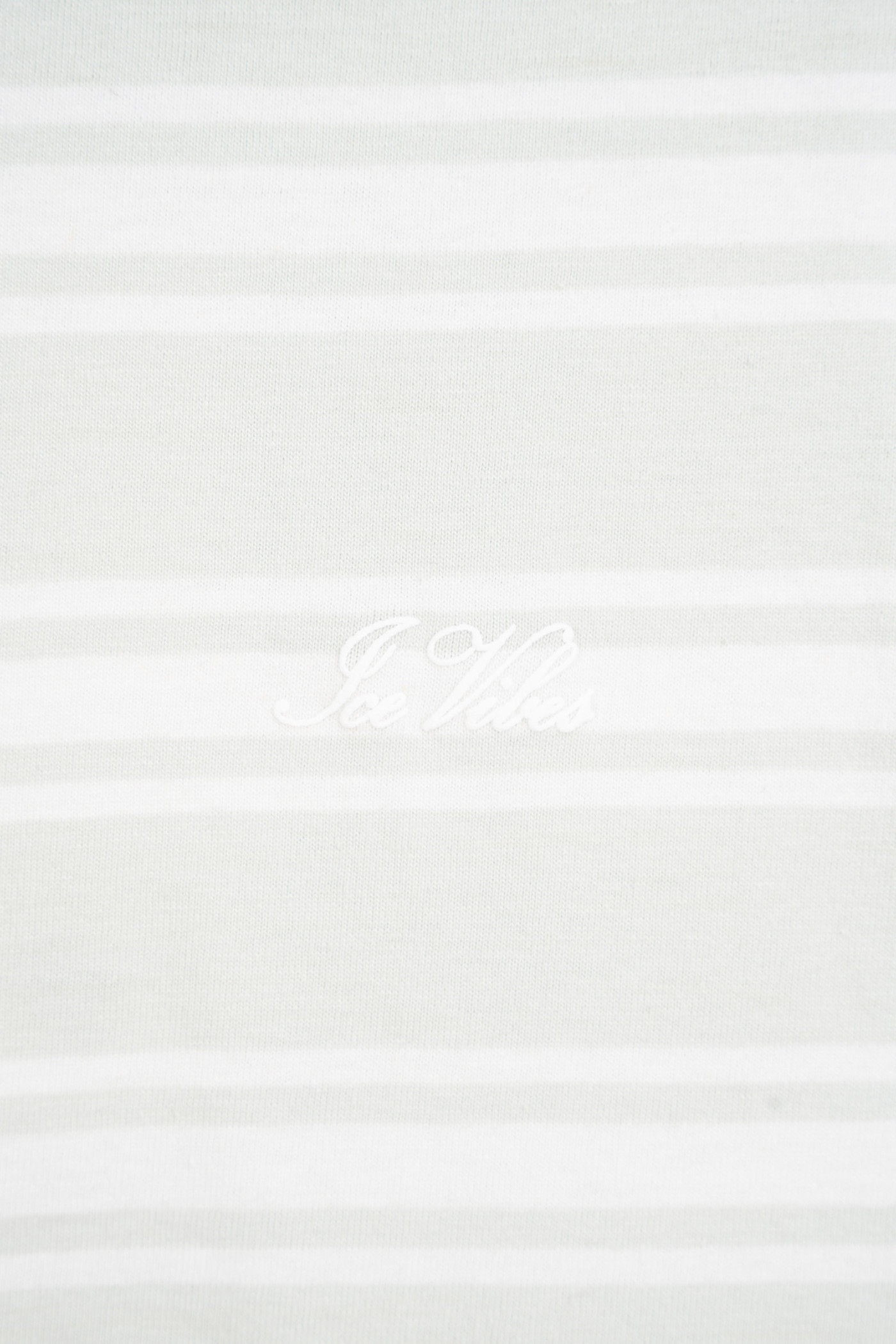 T-shirt CROPPED w biało-zielone paski z autorską grafiką z tyłu