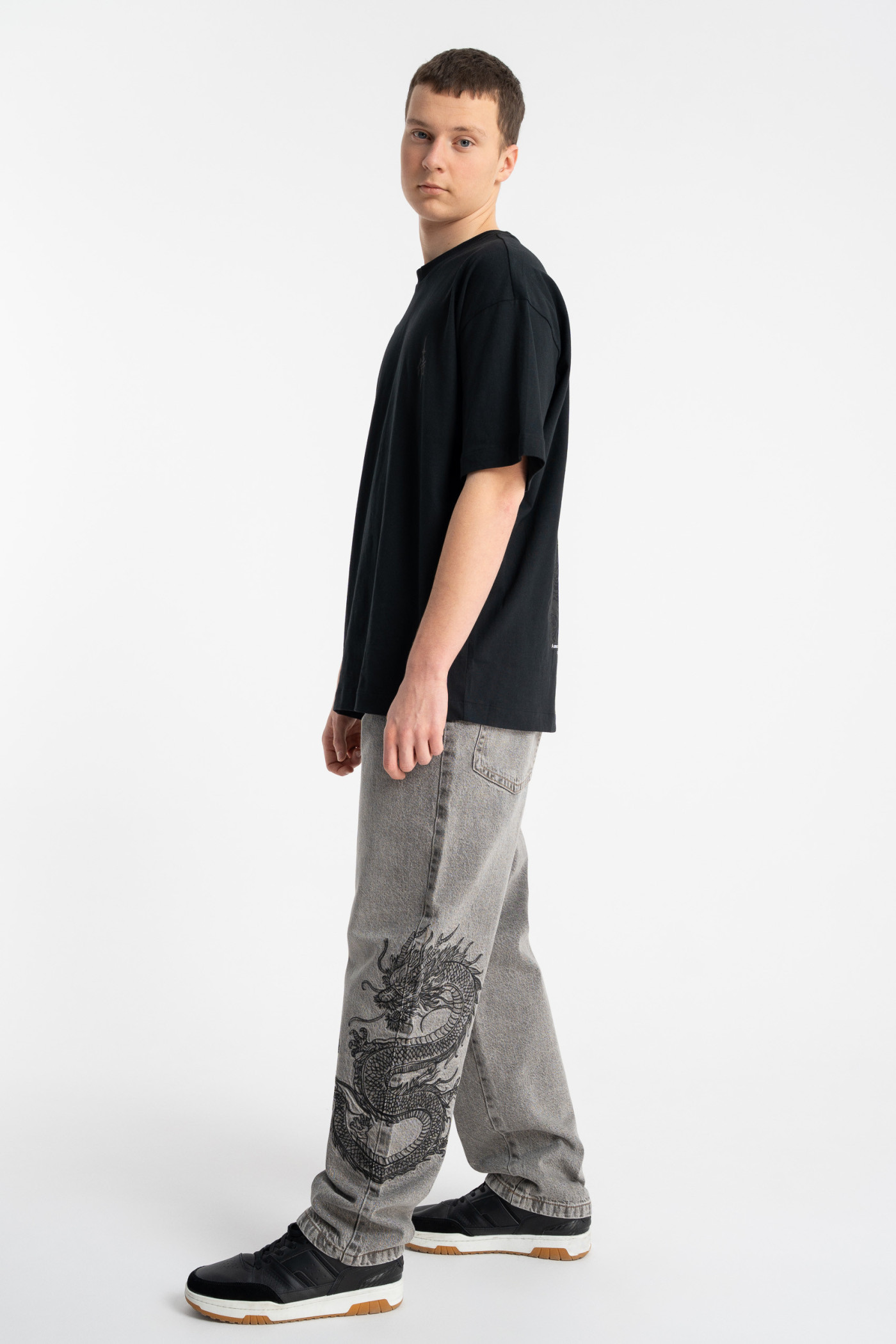 Szare spodnie jeansowe BAGGY z haftem na nogawce