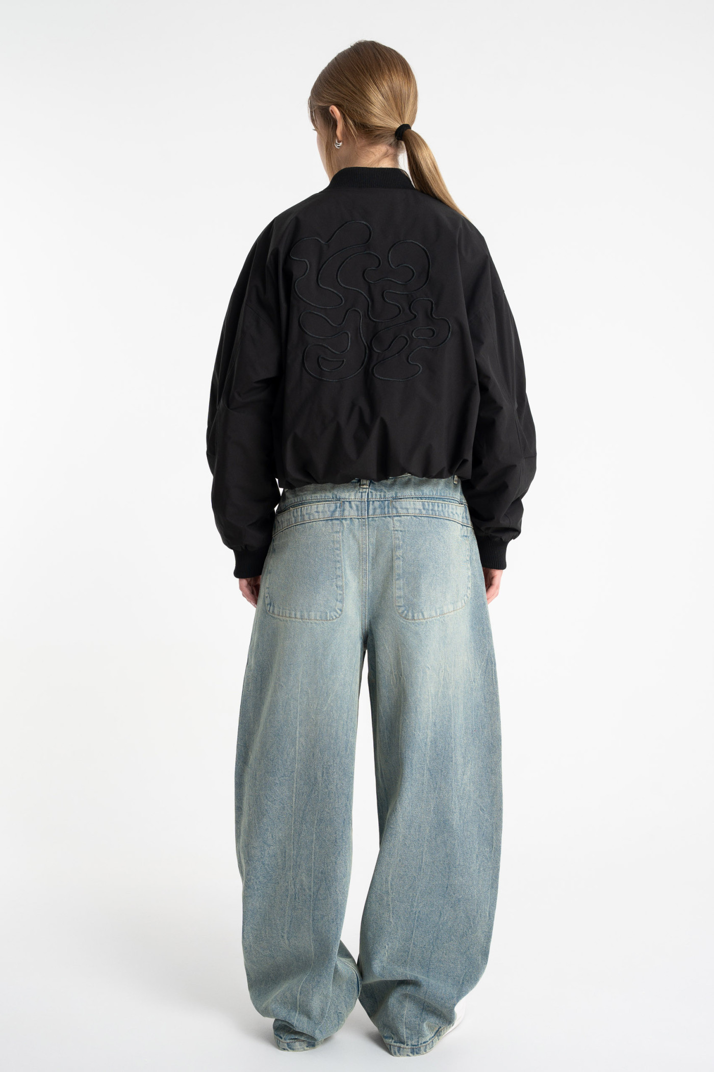 Niebieskie spodnie jeansowe BAGGY ozdobione kryształkami