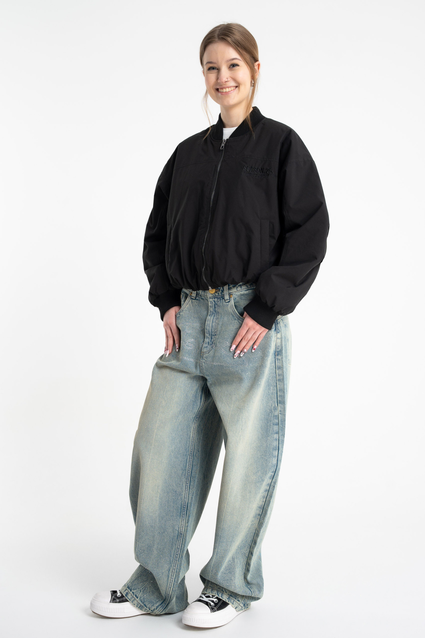 Niebieskie spodnie jeansowe BAGGY ozdobione kryształkami