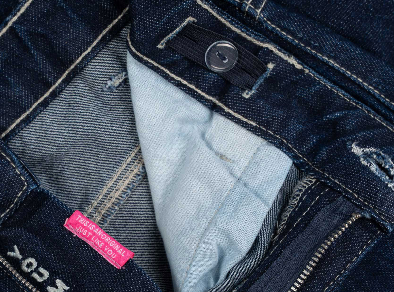 Granatowe krótkie spodenki JORTS z surowego jeansu