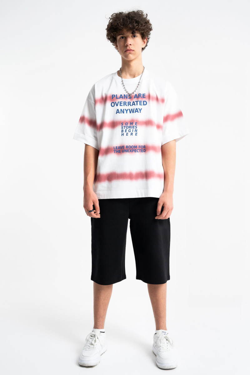 Biały t-shirt LOOSE z nadrukiem na całości