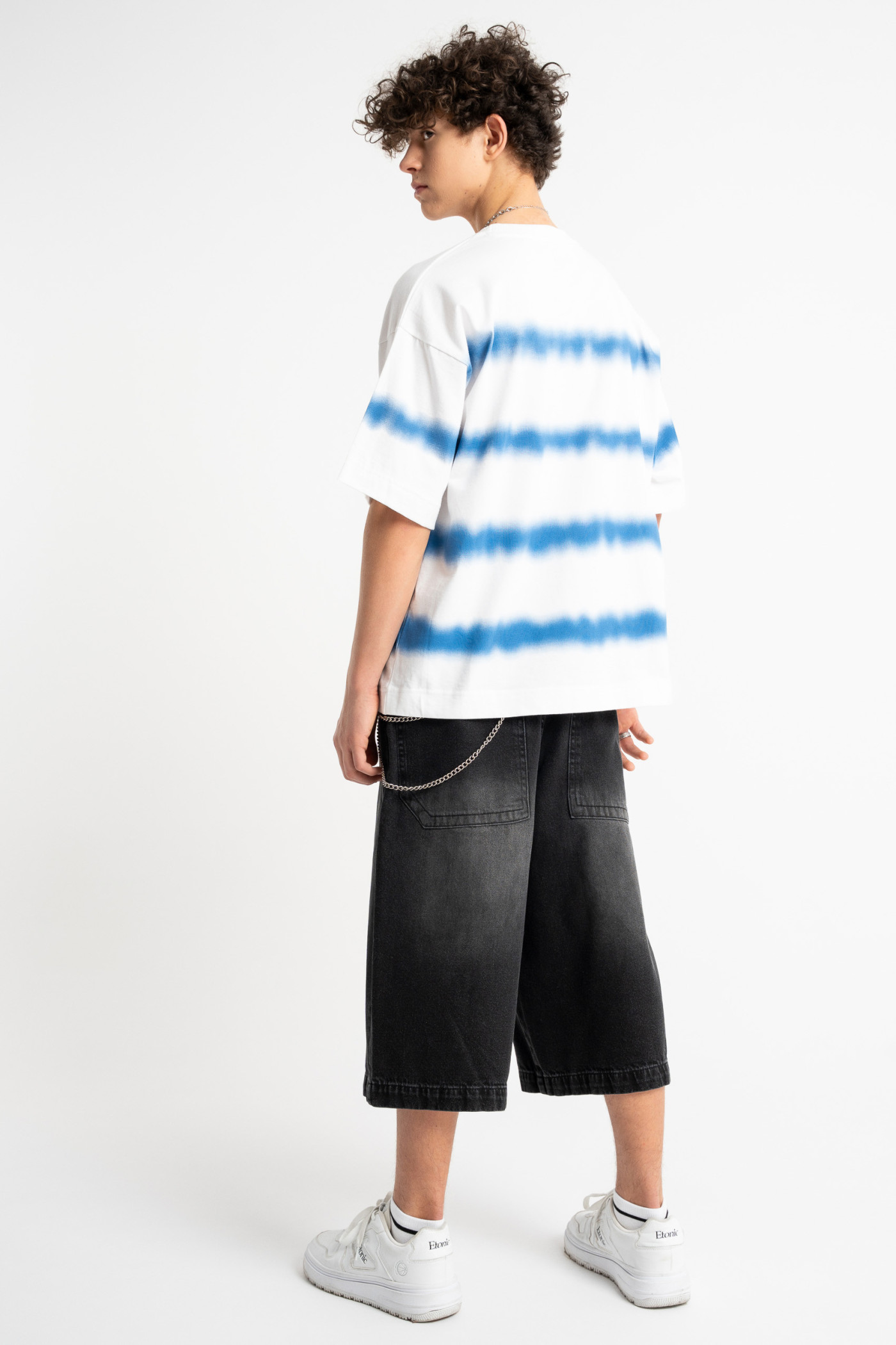 Biały t-shirt LOOSE z nadrukiem na całości