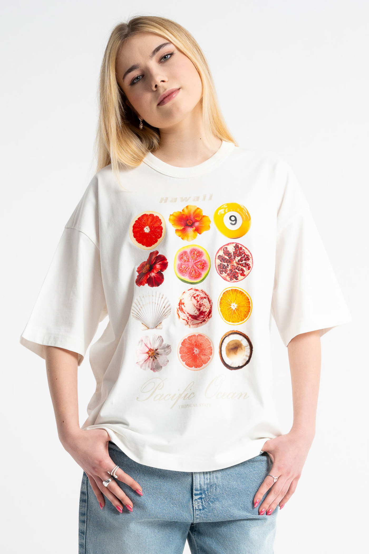 Biały t-shirt OVERSIZE z autorską grafika z przodu