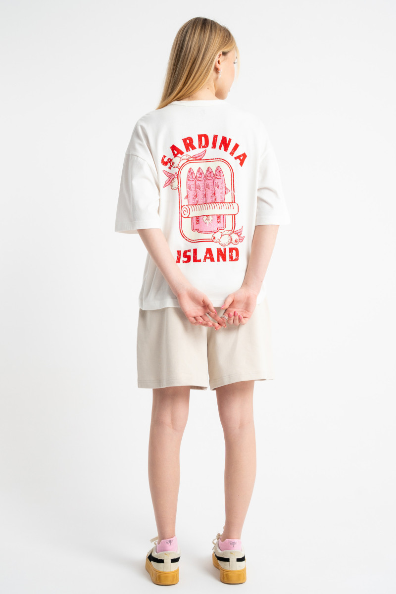 Biały t-shirt BOXY z autorską grafika z przodu